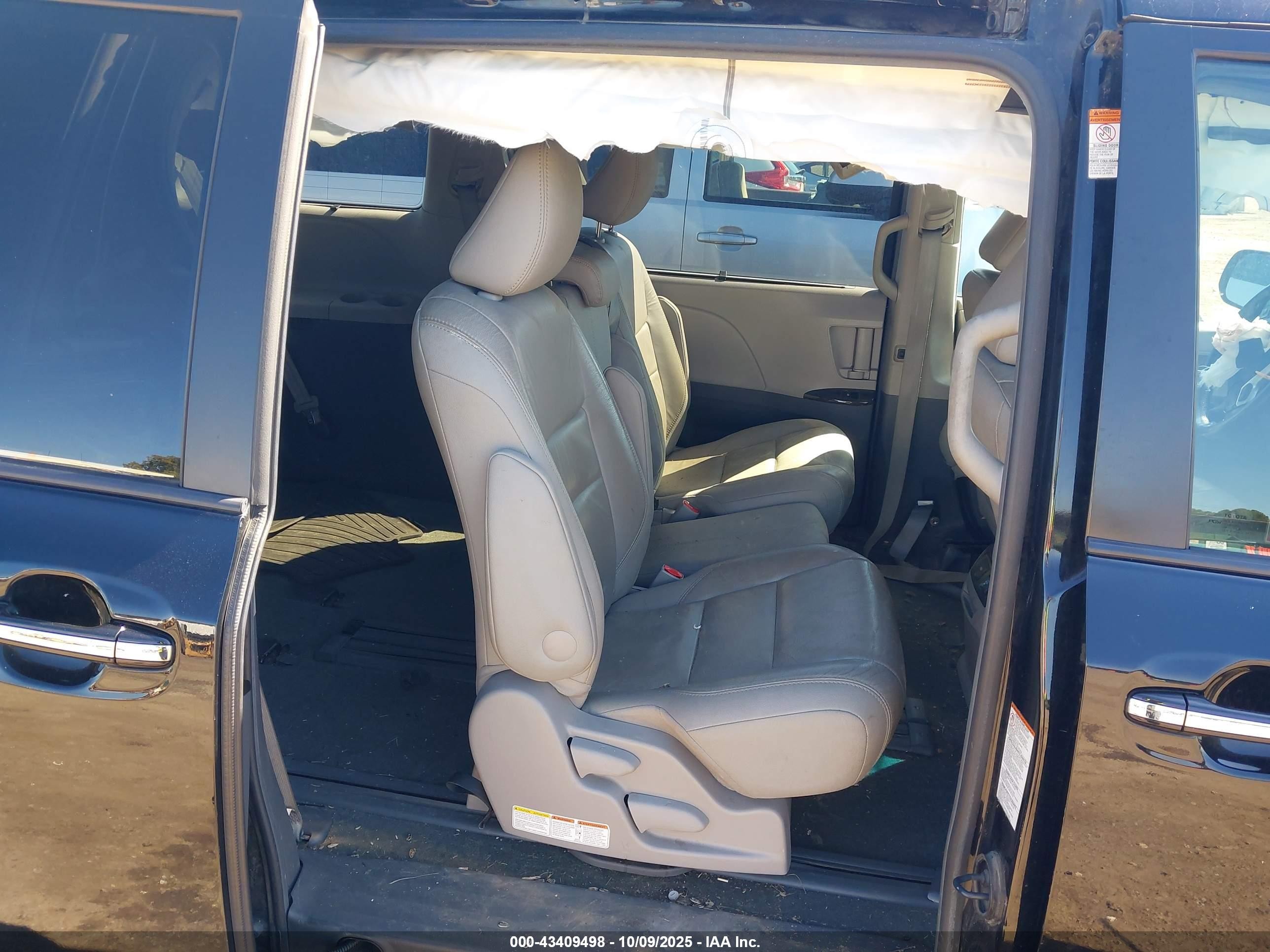 2016 Toyota Sienna Xle/limited Black vin: 5TDYK3DC4GS720265