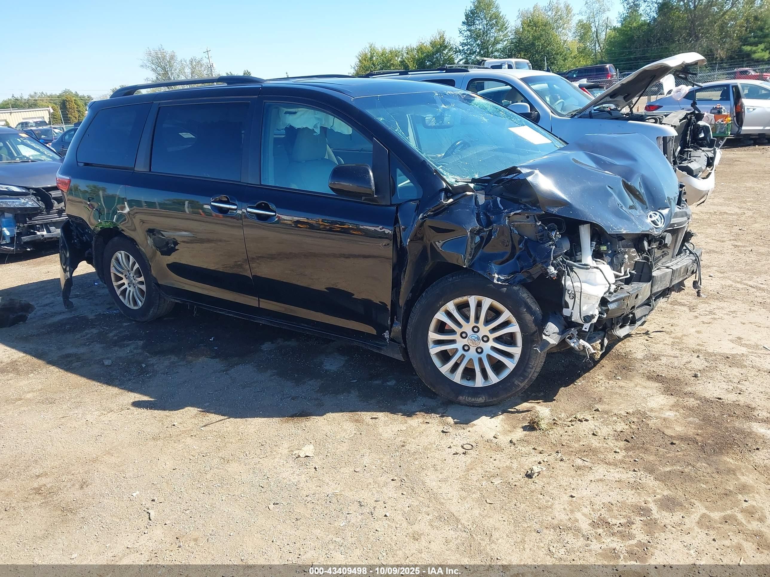 2016 Toyota Sienna Xle/limited Black vin: 5TDYK3DC4GS720265