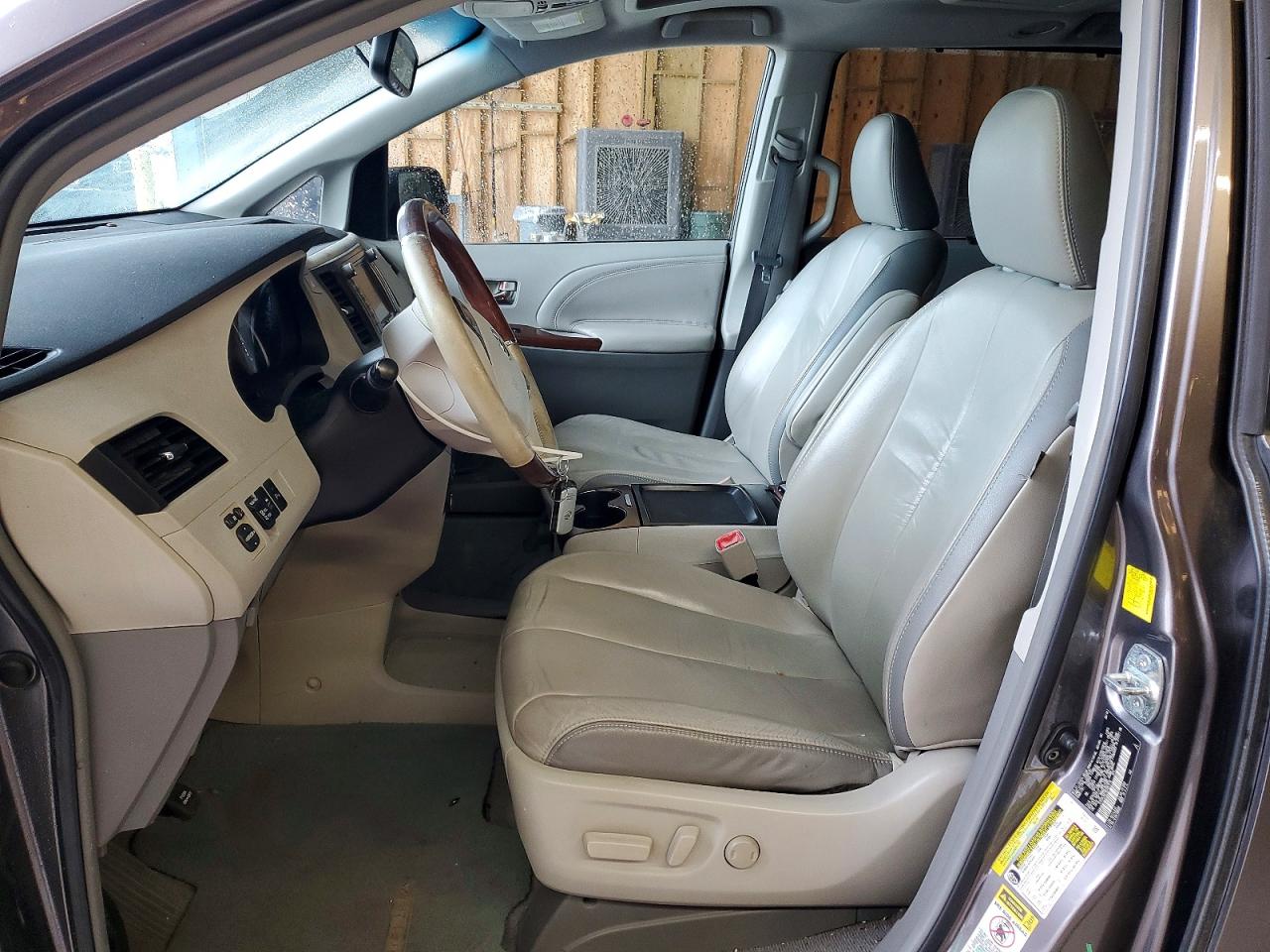 2011 Toyota Sienna Limited 7-passenger Gray vin: 5TDYK3DC5BS067518