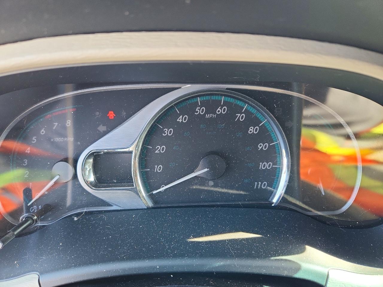 2011 Toyota Sienna Xle 8-passenger Серебряный vin: 5TDYK3DC5BS088255