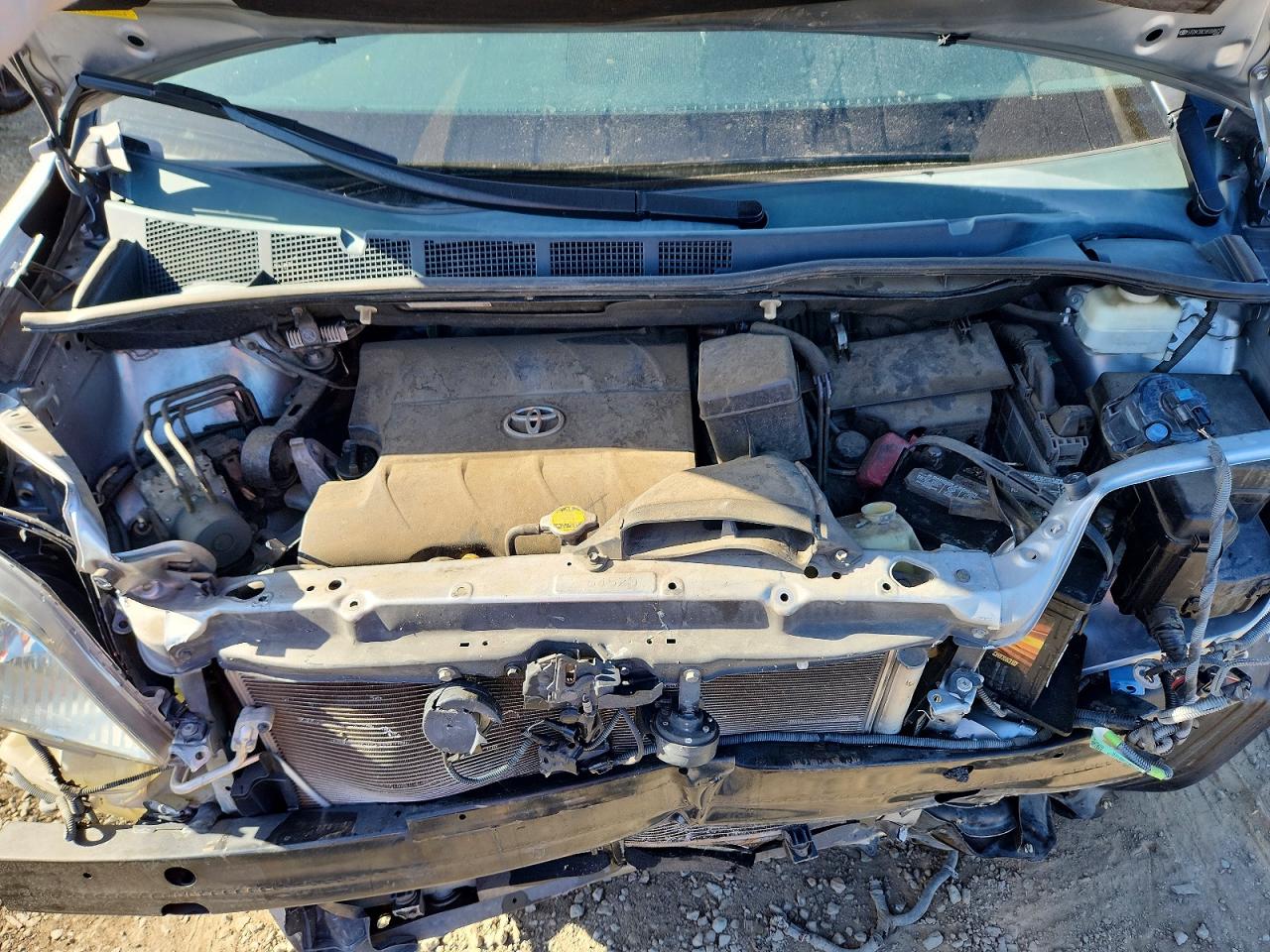 2011 Toyota Sienna Xle 8-passenger Серебряный vin: 5TDYK3DC5BS088255