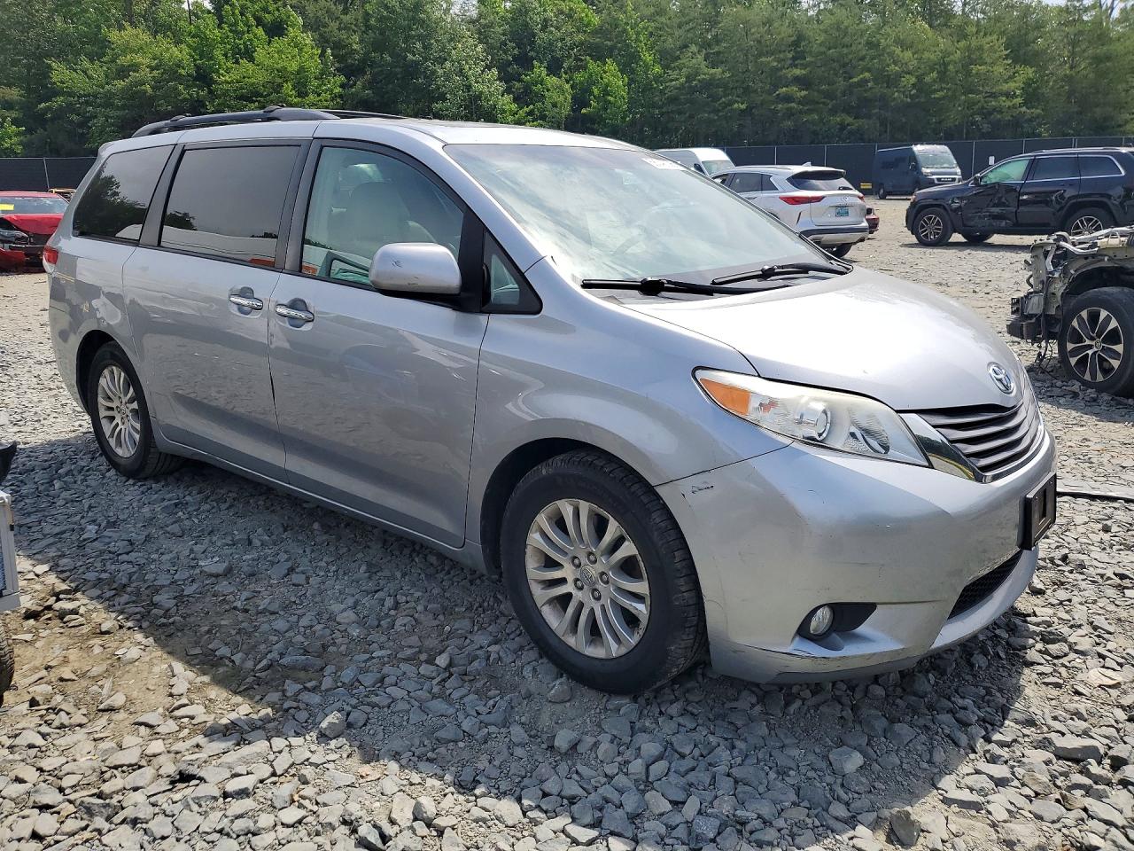 2011 Toyota Sienna Xle 8-passenger Silver vin: 5TDYK3DC5BS096419