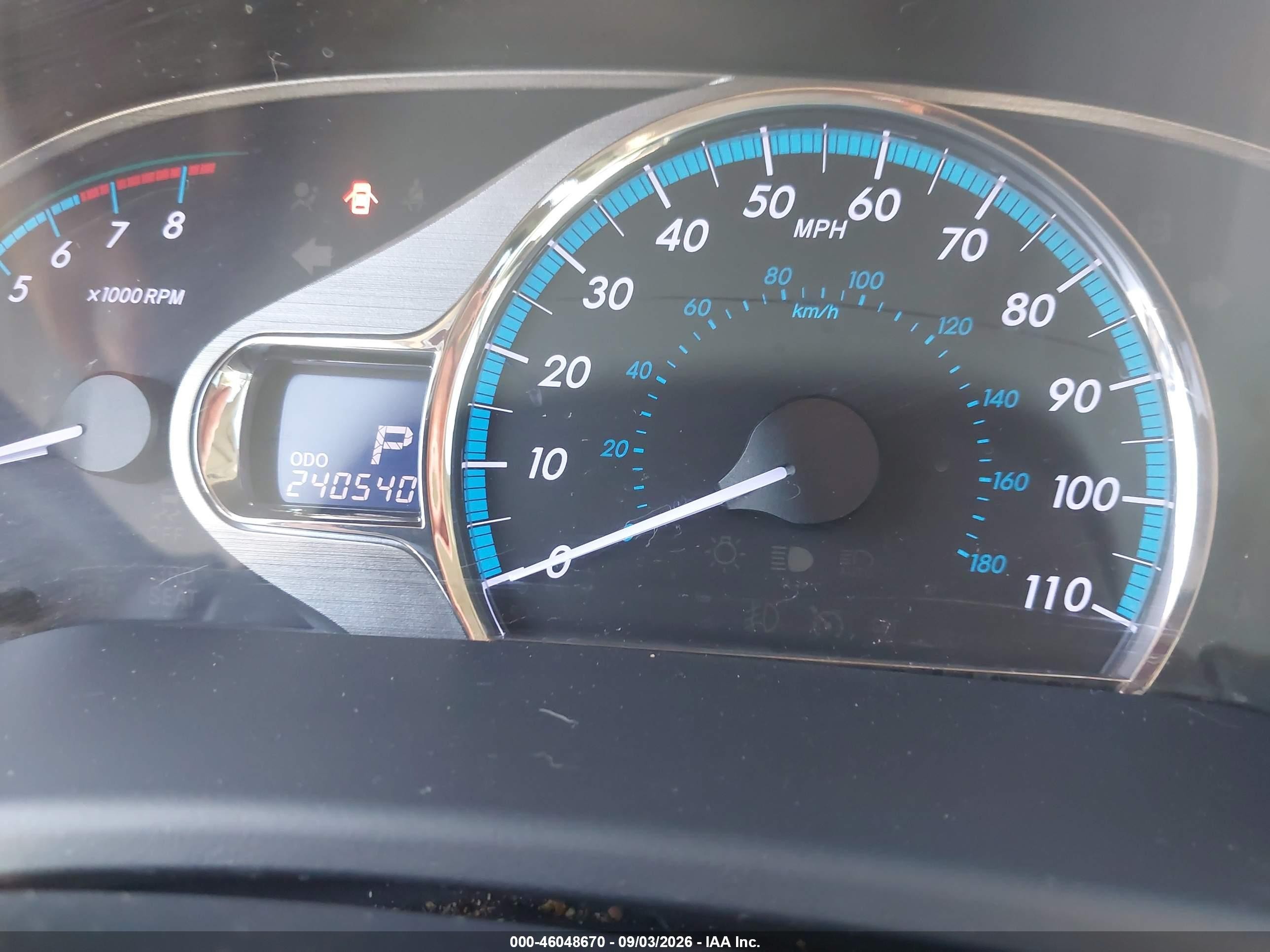 2011 Toyota Sienna Ltd Red vin: 5TDYK3DC5BS113624