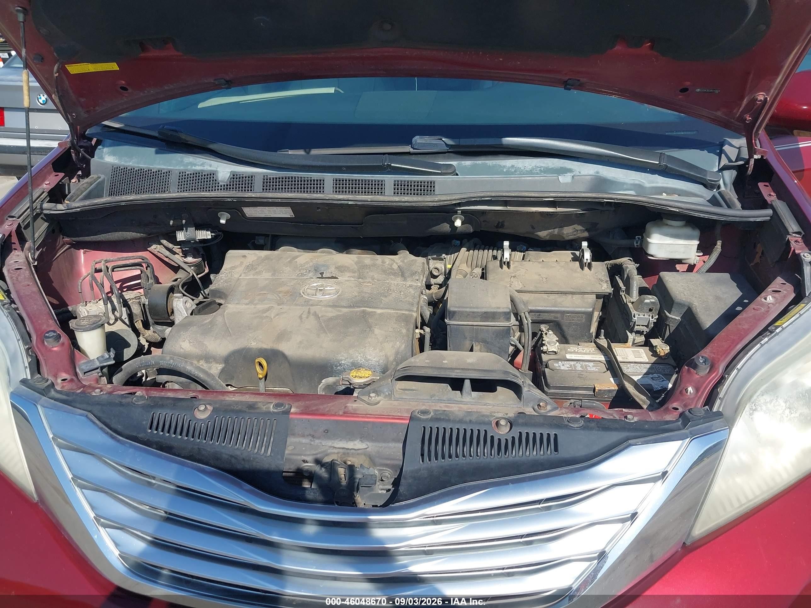 2011 Toyota Sienna Ltd Red vin: 5TDYK3DC5BS113624