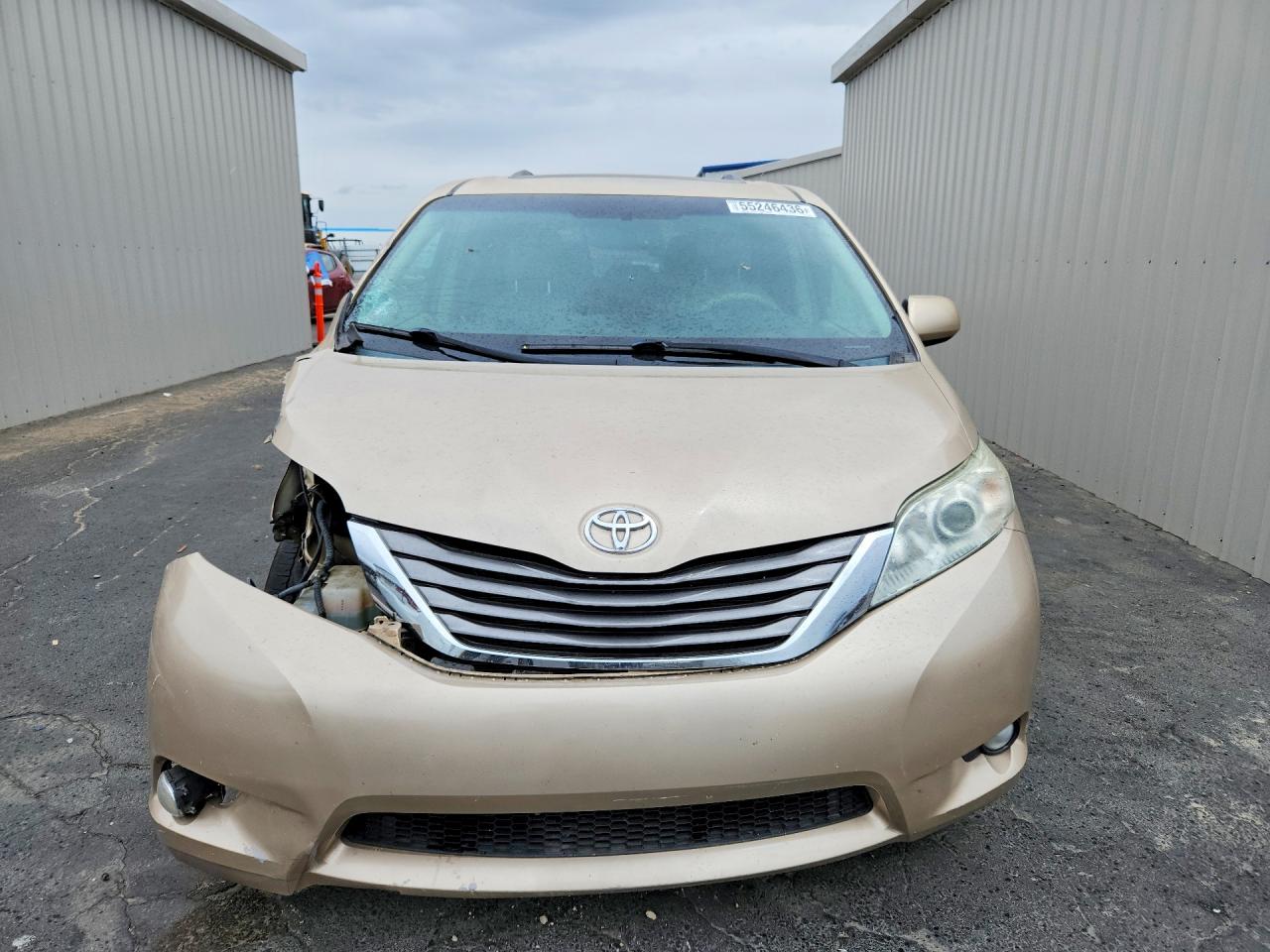 2011 Toyota Sienna Xle 8-passenger Tan vin: 5TDYK3DC5BS131086