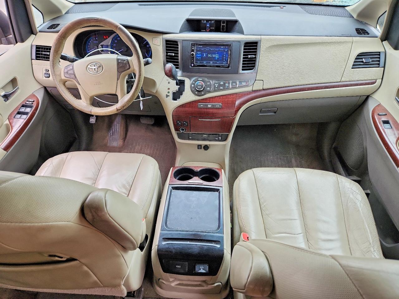 2011 Toyota Sienna Xle 8-passenger Tan vin: 5TDYK3DC5BS131086