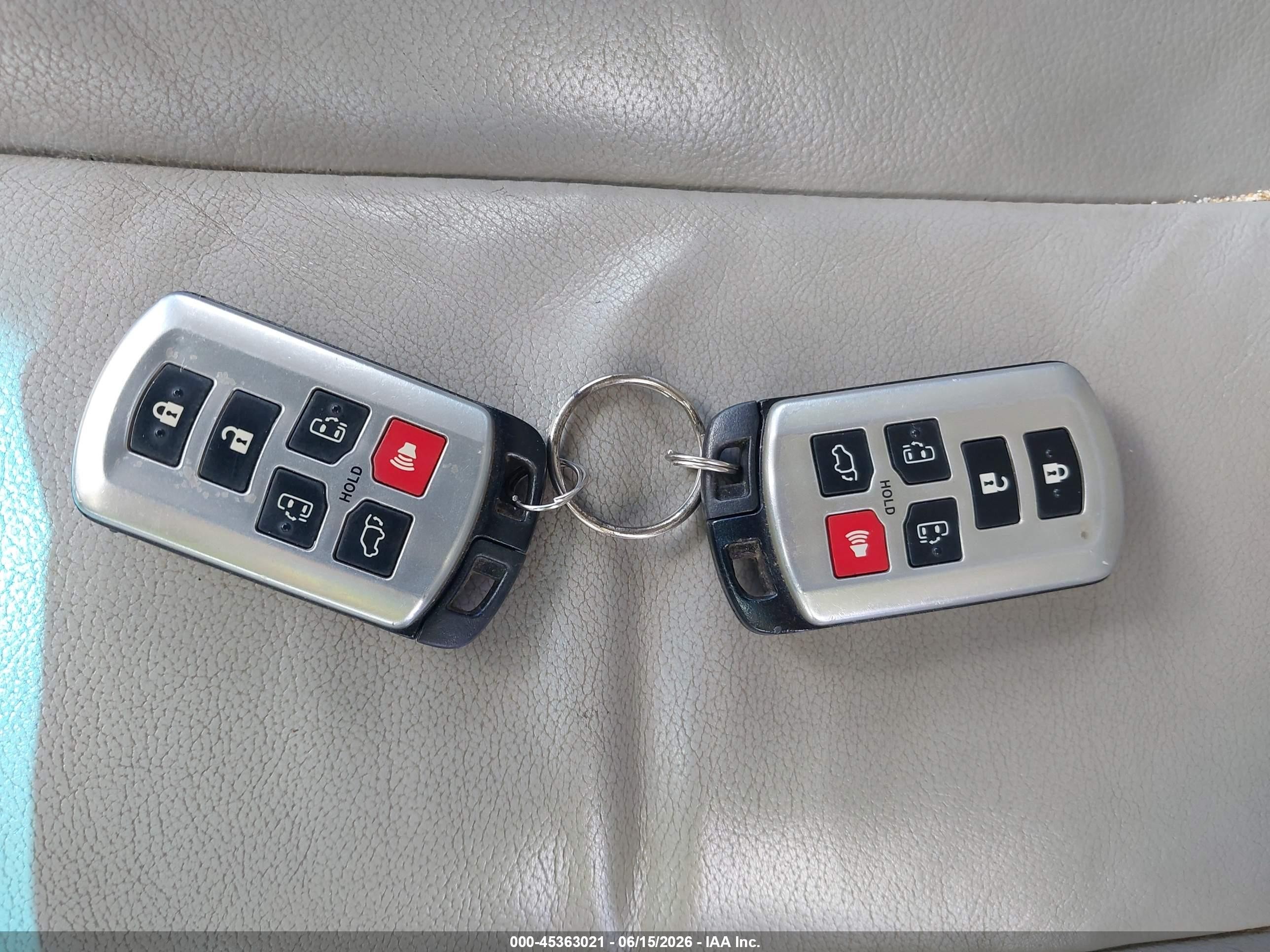 2011 Toyota Sienna Xle V6/xle V6 Auto Access Seat Gray vin: 5TDYK3DC5BS145795