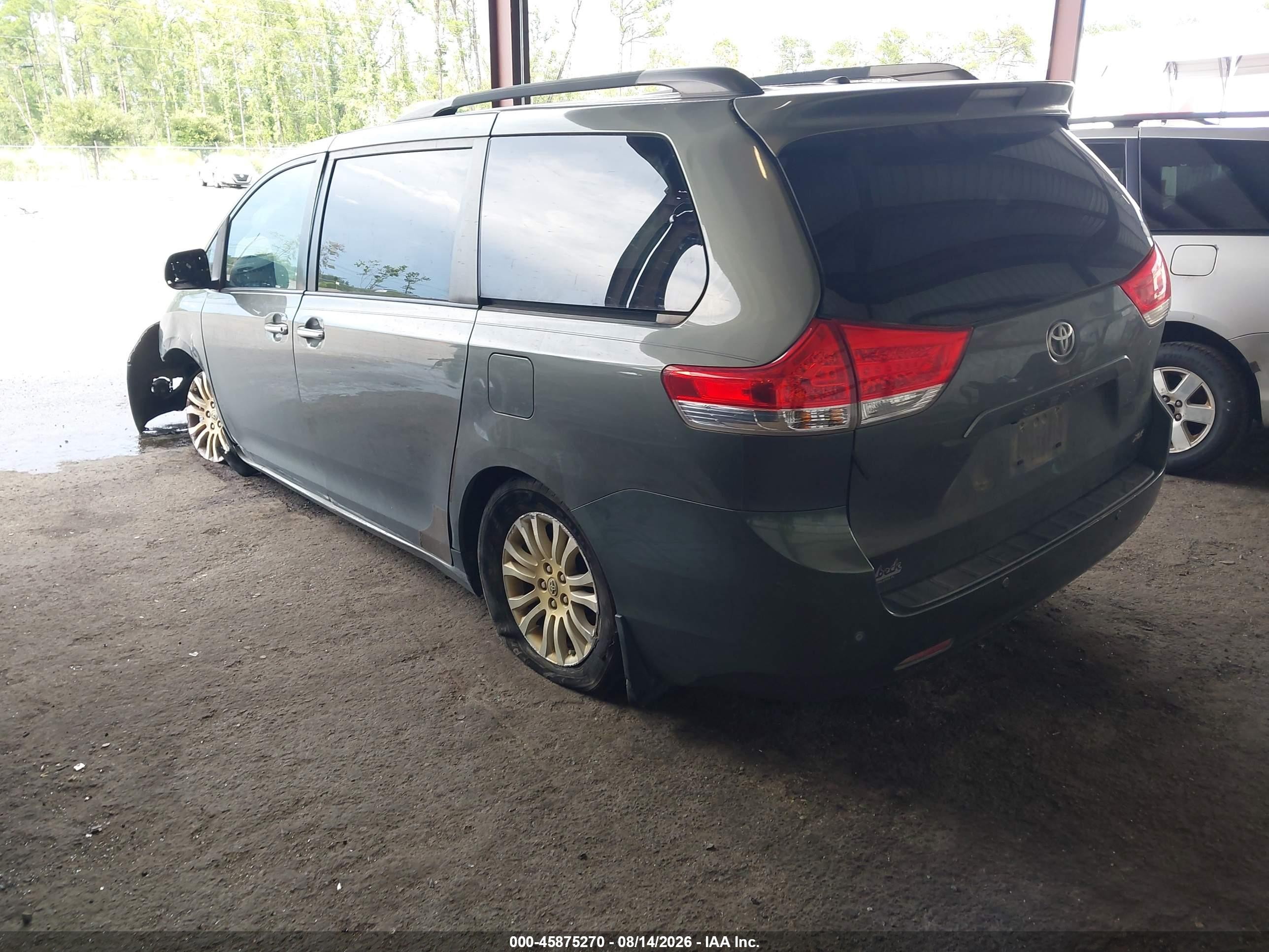 2011 Toyota Sienna Xle V6 Green vin: 5TDYK3DC5BS162595