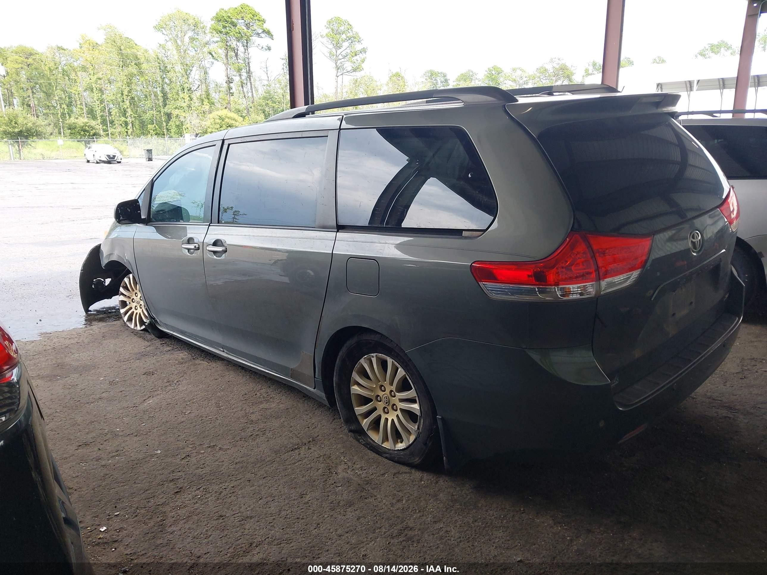 2011 Toyota Sienna Xle V6 Green vin: 5TDYK3DC5BS162595