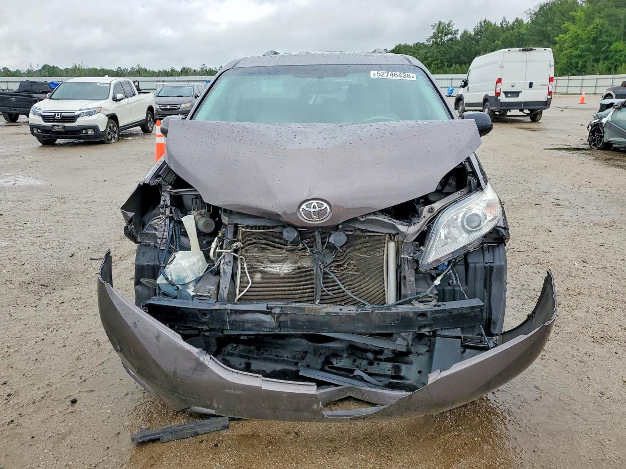 2012 Toyota Sienna Xle 8-passenger Серый vin: 5TDYK3DC5CS192472