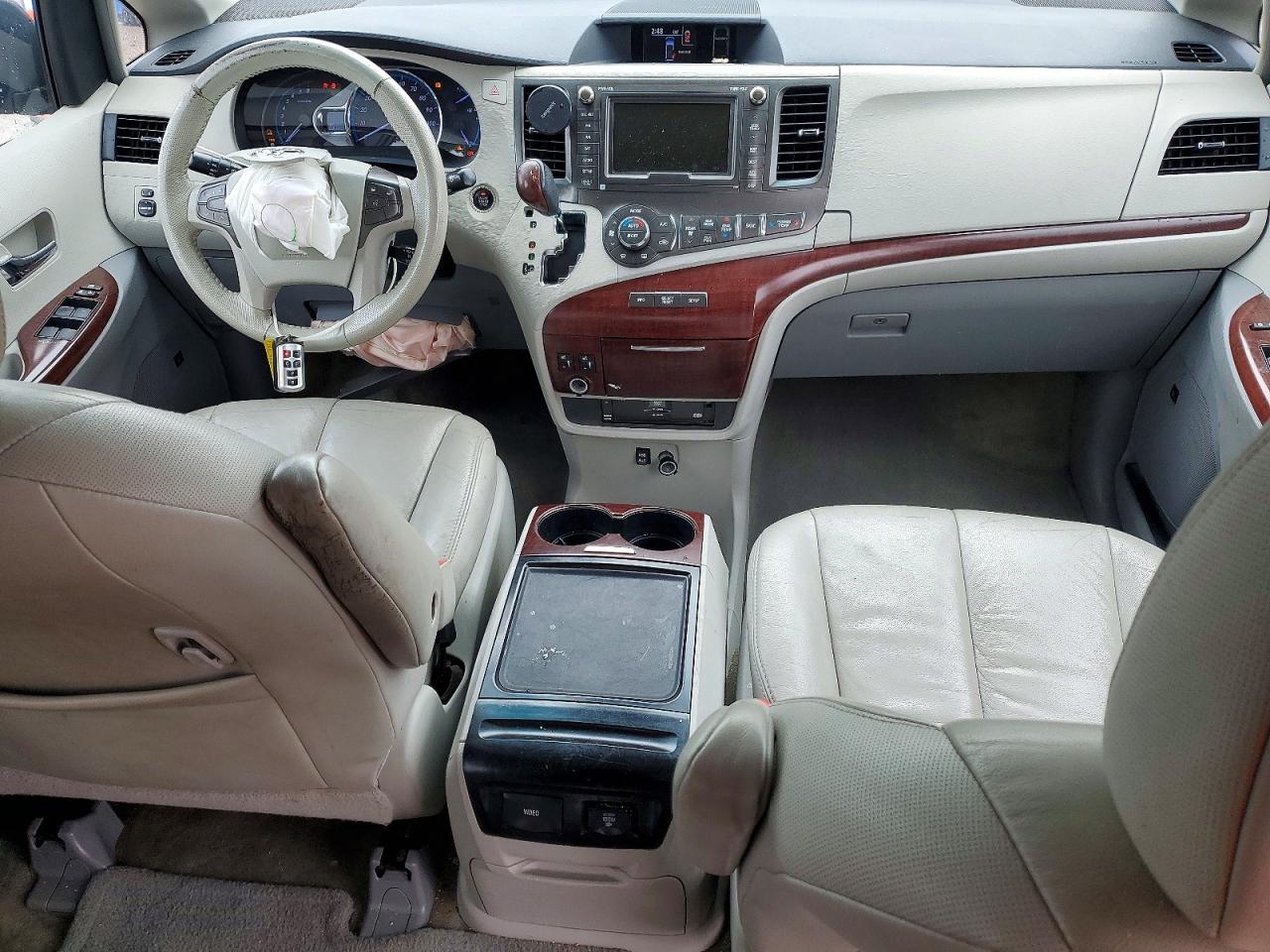 2012 Toyota Sienna Xle 8-passenger Серый vin: 5TDYK3DC5CS192472