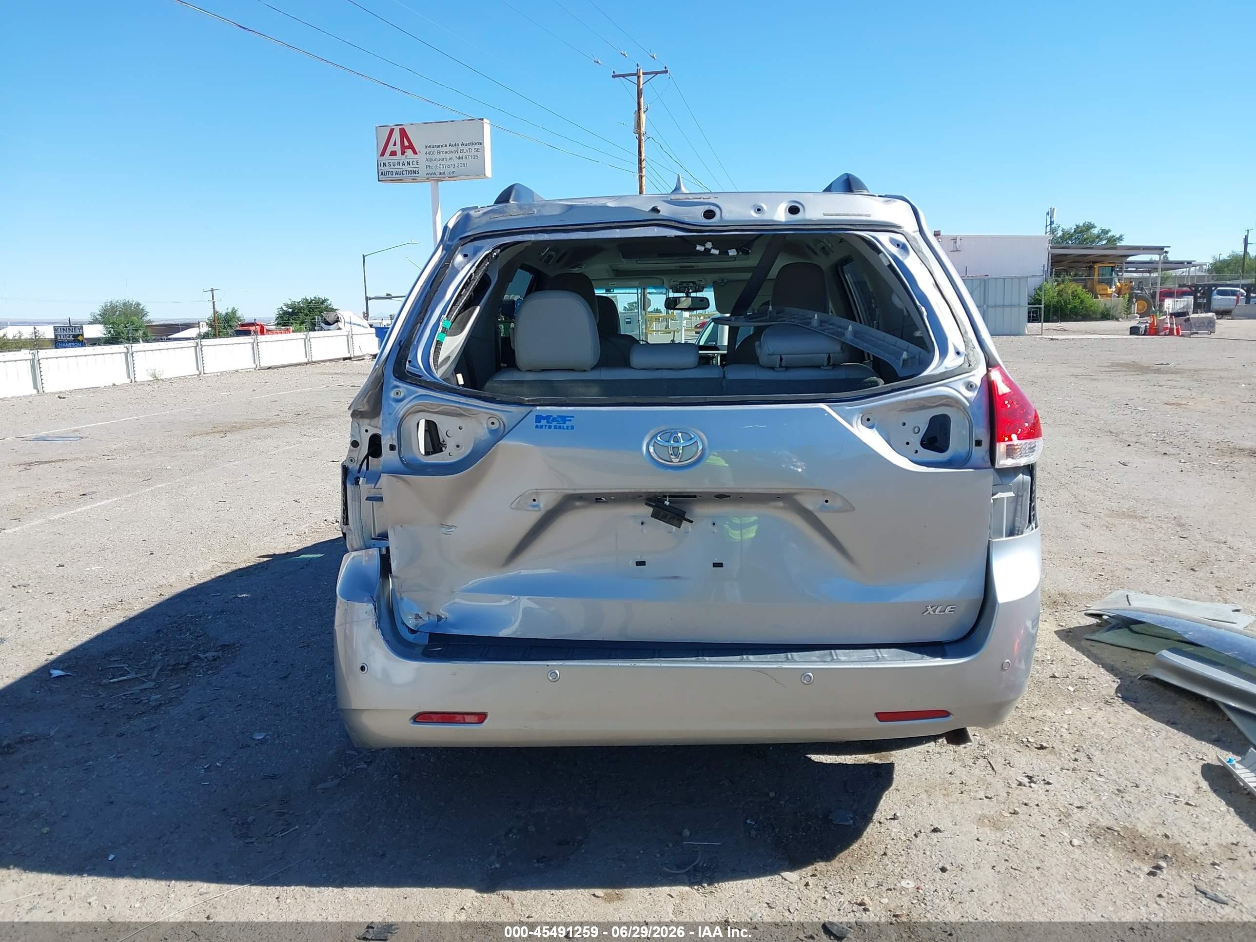 2012 Toyota Sienna Xle V6 8 Passenger Серый vin: 5TDYK3DC5CS205642