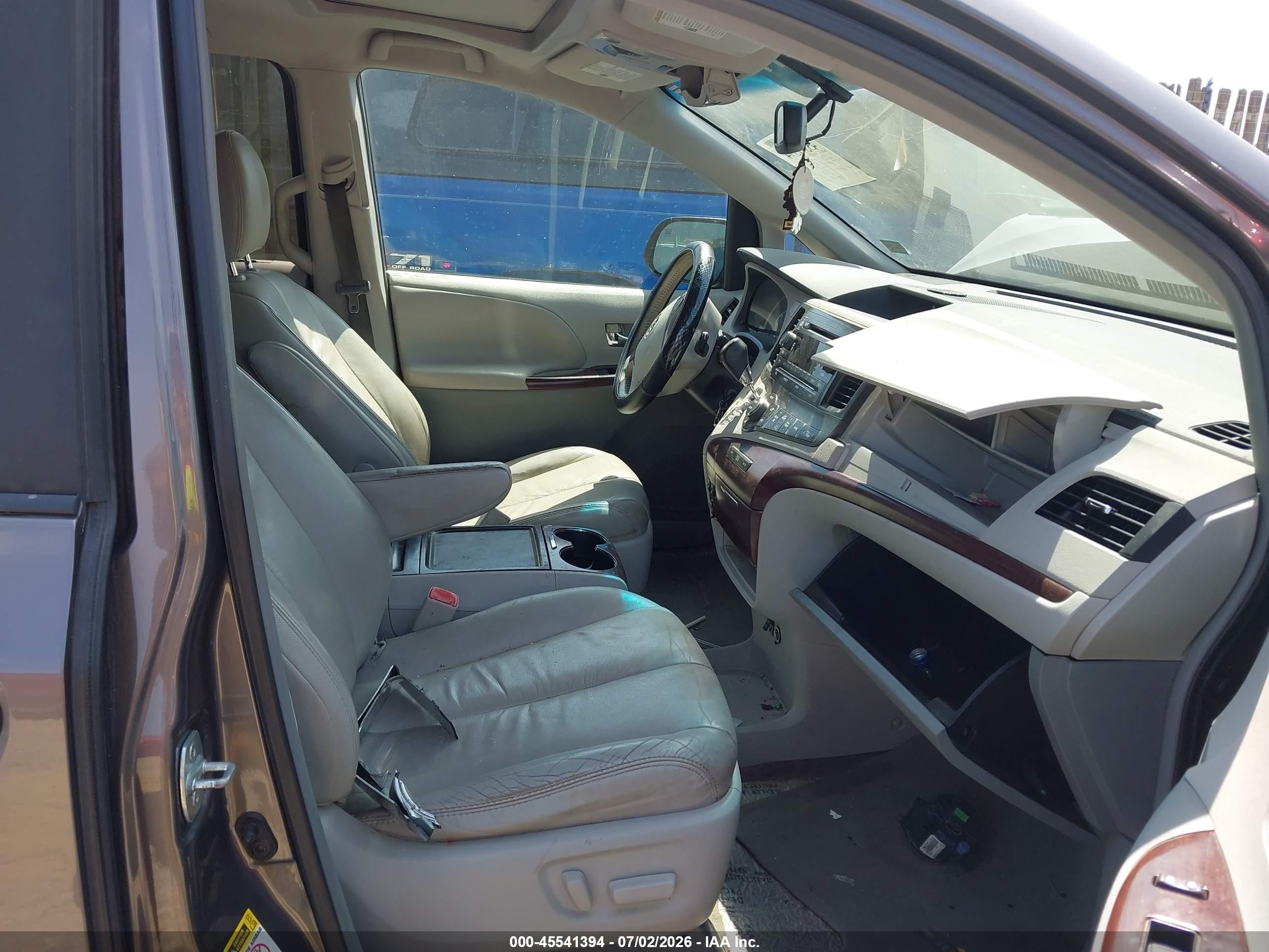 2012 Toyota Sienna Xle V6 8 Passenger Gray vin: 5TDYK3DC5CS210338