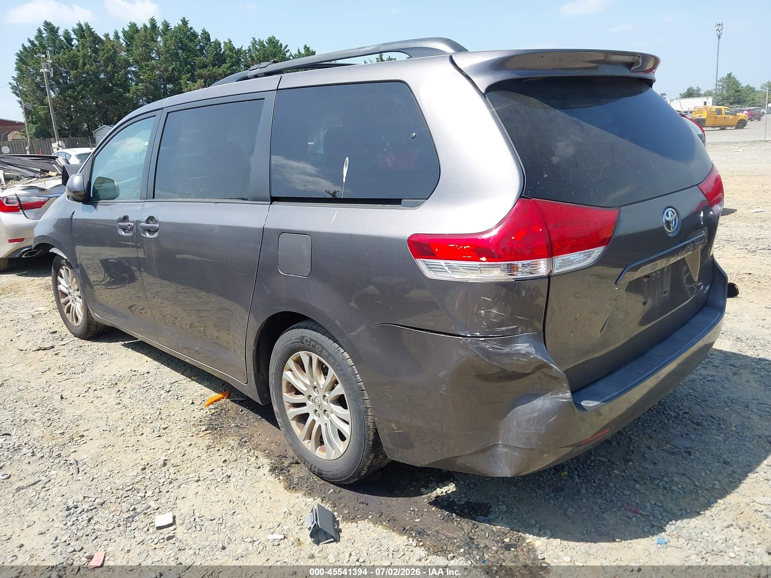 2012 Toyota Sienna Xle V6 8 Passenger Gray vin: 5TDYK3DC5CS210338