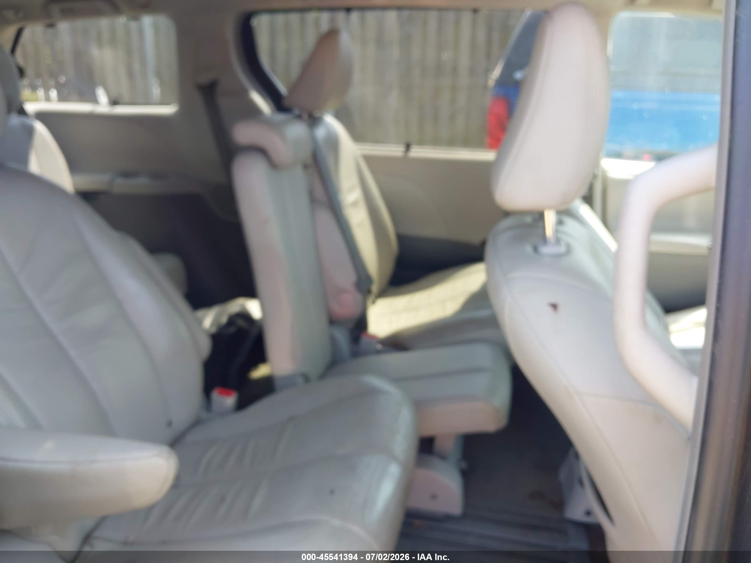2012 Toyota Sienna Xle V6 8 Passenger Gray vin: 5TDYK3DC5CS210338