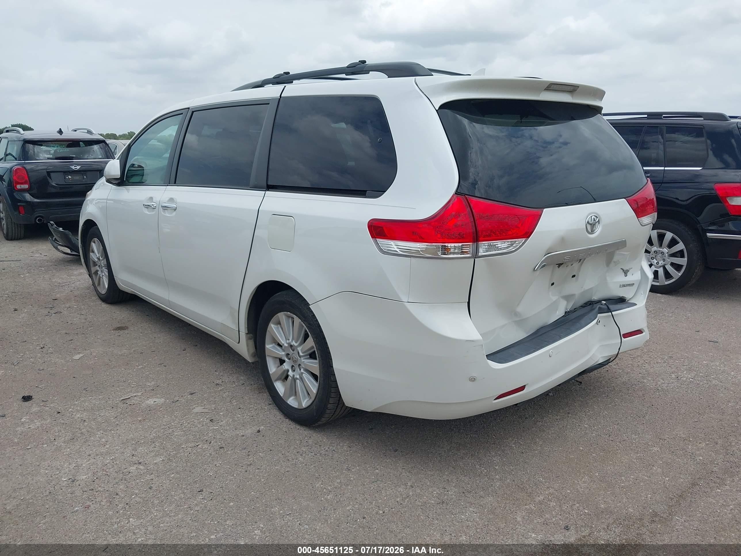 2012 Toyota Sienna Limited V6 7 Passenger Белый vin: 5TDYK3DC5CS211392