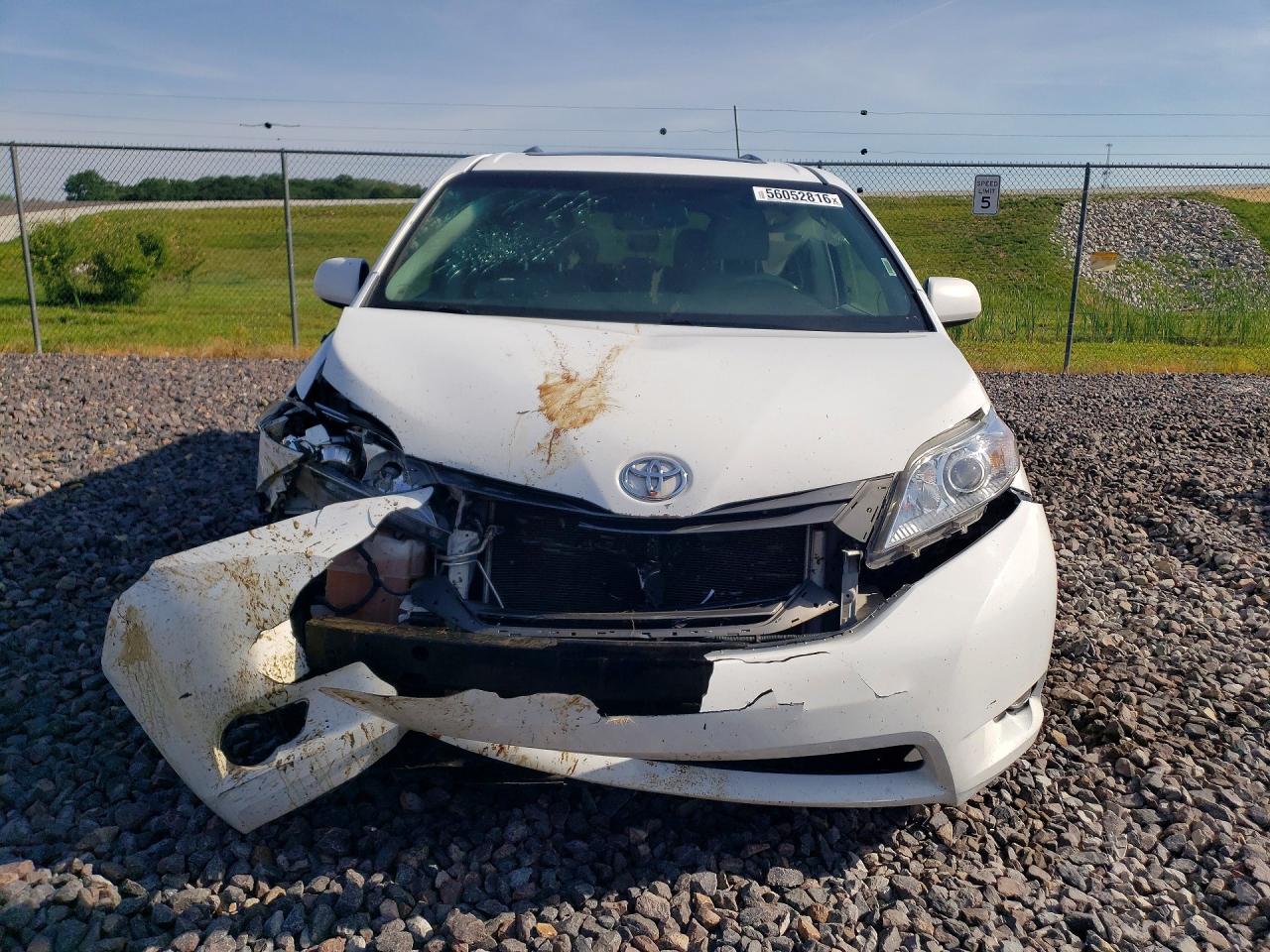 2012 Toyota Sienna Xle 8-passenger White vin: 5TDYK3DC5CS219752