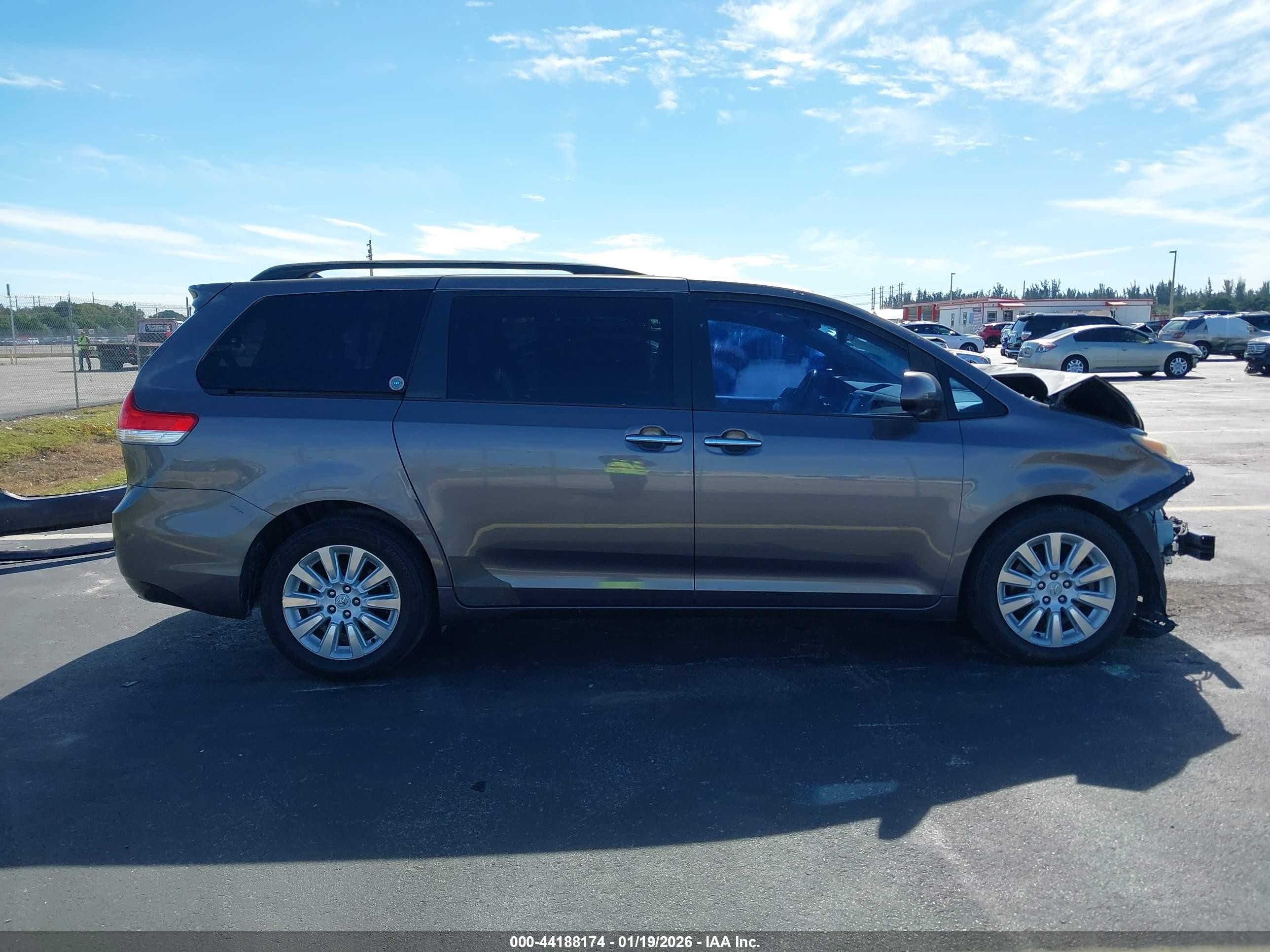 2012 Toyota Sienna Limited V6 7 Passenger Brown vin: 5TDYK3DC5CS232677