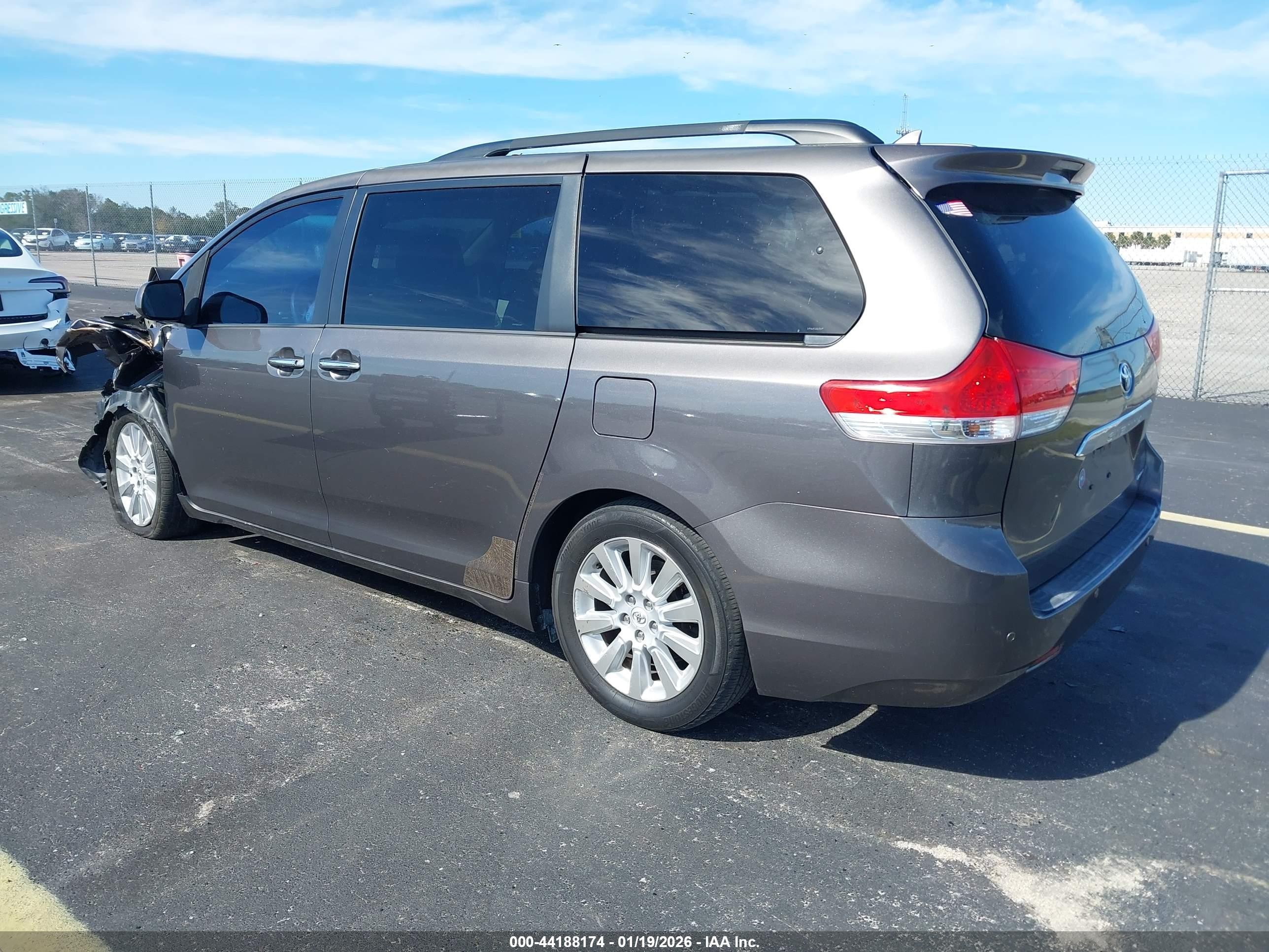 2012 Toyota Sienna Limited V6 7 Passenger Brown vin: 5TDYK3DC5CS232677