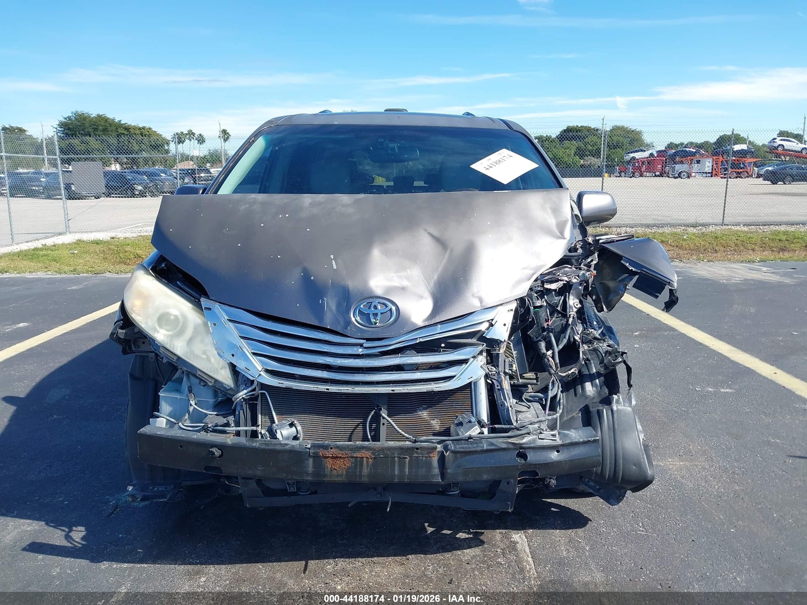 2012 Toyota Sienna Limited V6 7 Passenger Brown vin: 5TDYK3DC5CS232677