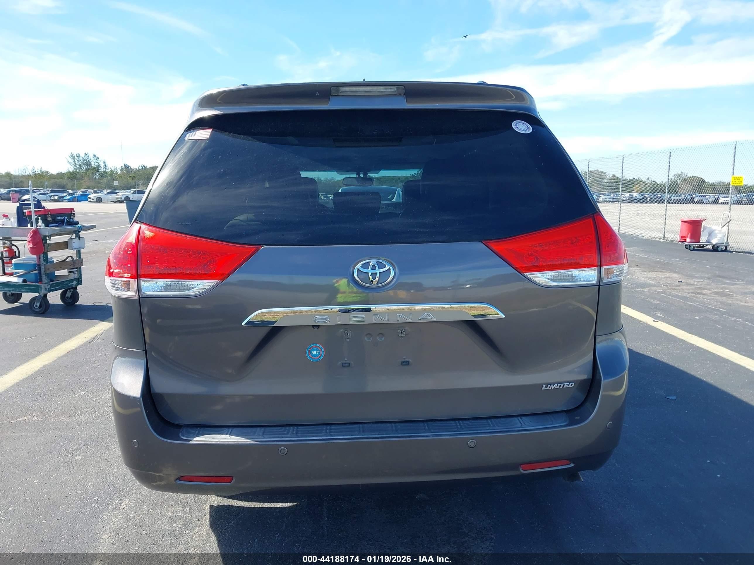 2012 Toyota Sienna Limited V6 7 Passenger Brown vin: 5TDYK3DC5CS232677