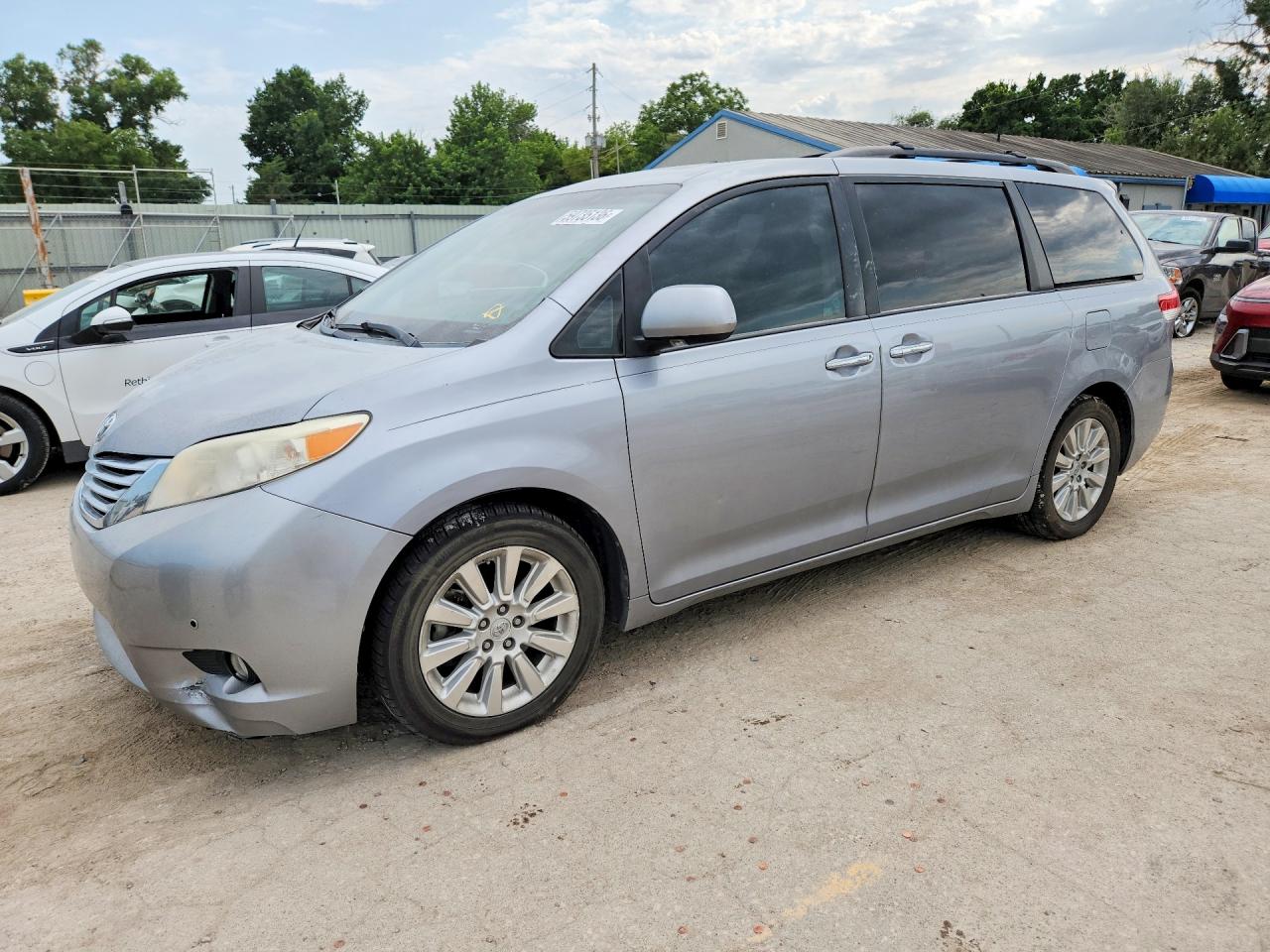 5TDYK3DC5CS235580
