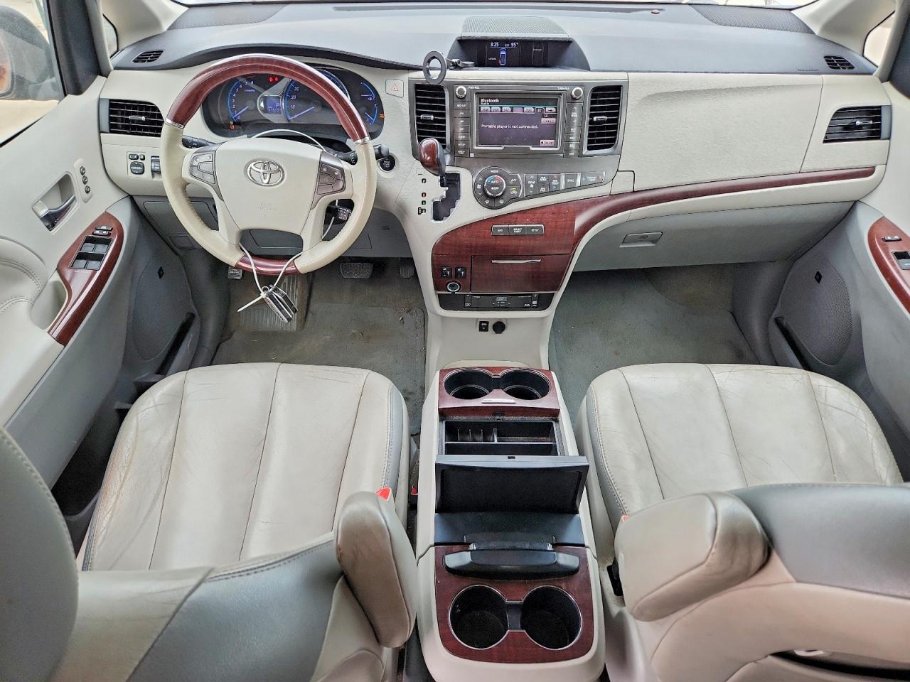 2012 Toyota Sienna Limited 7-passenger Silver vin: 5TDYK3DC5CS235580