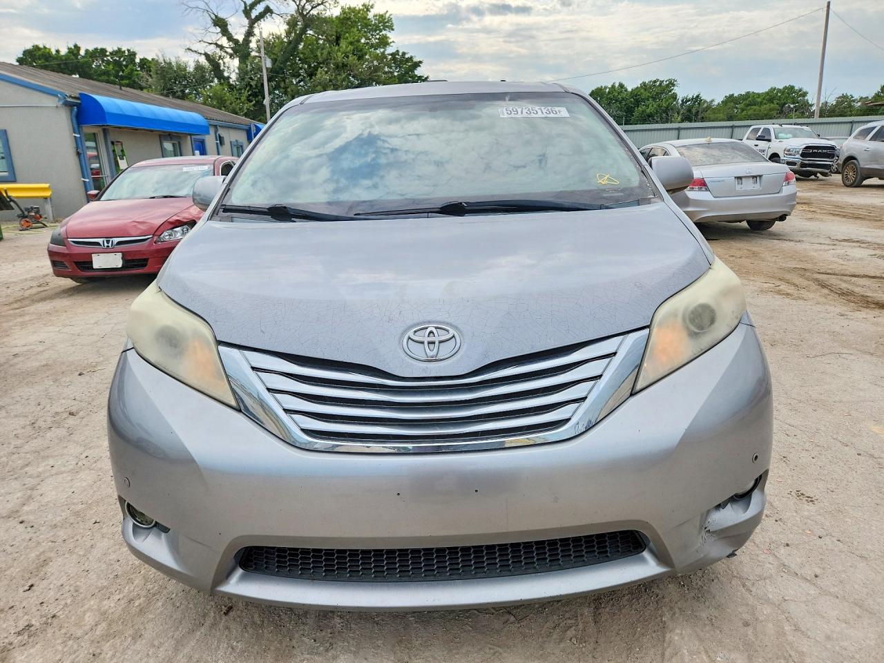 2012 Toyota Sienna Limited 7-passenger Silver vin: 5TDYK3DC5CS235580