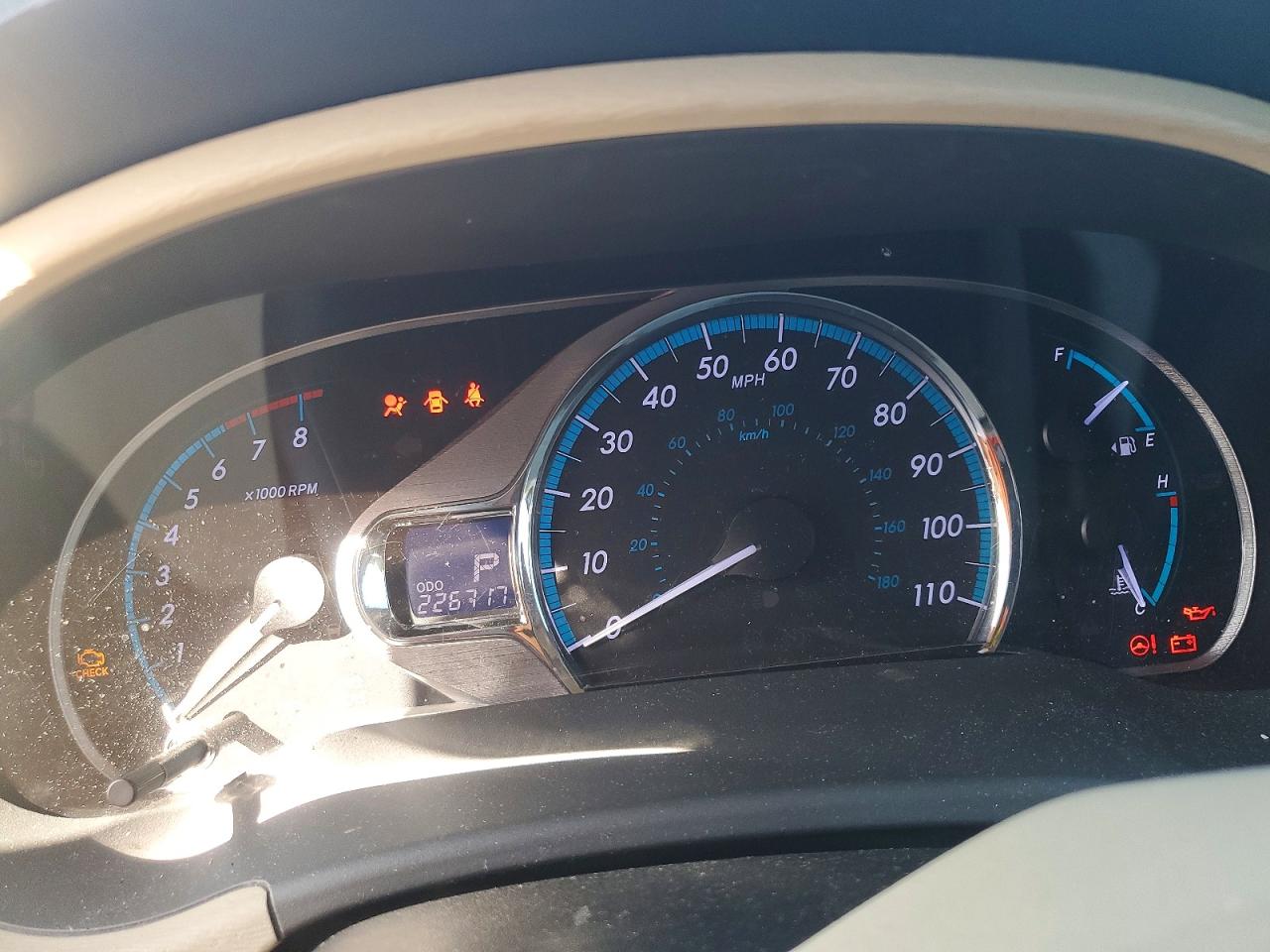 2012 Toyota Sienna Xle 8-passenger Бордовый vin: 5TDYK3DC5CS252735