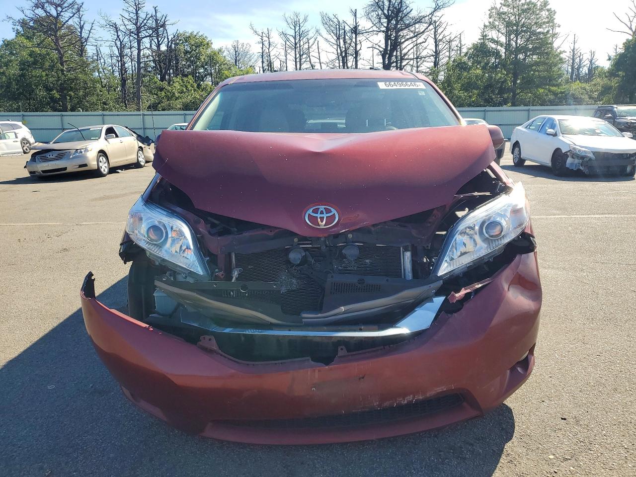 2012 Toyota Sienna Xle 8-passenger Бордовый vin: 5TDYK3DC5CS252735