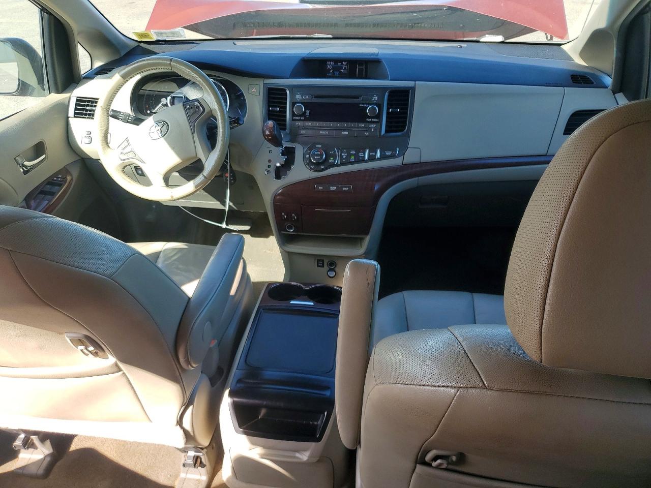 2012 Toyota Sienna Xle 8-passenger Бордовый vin: 5TDYK3DC5CS252735