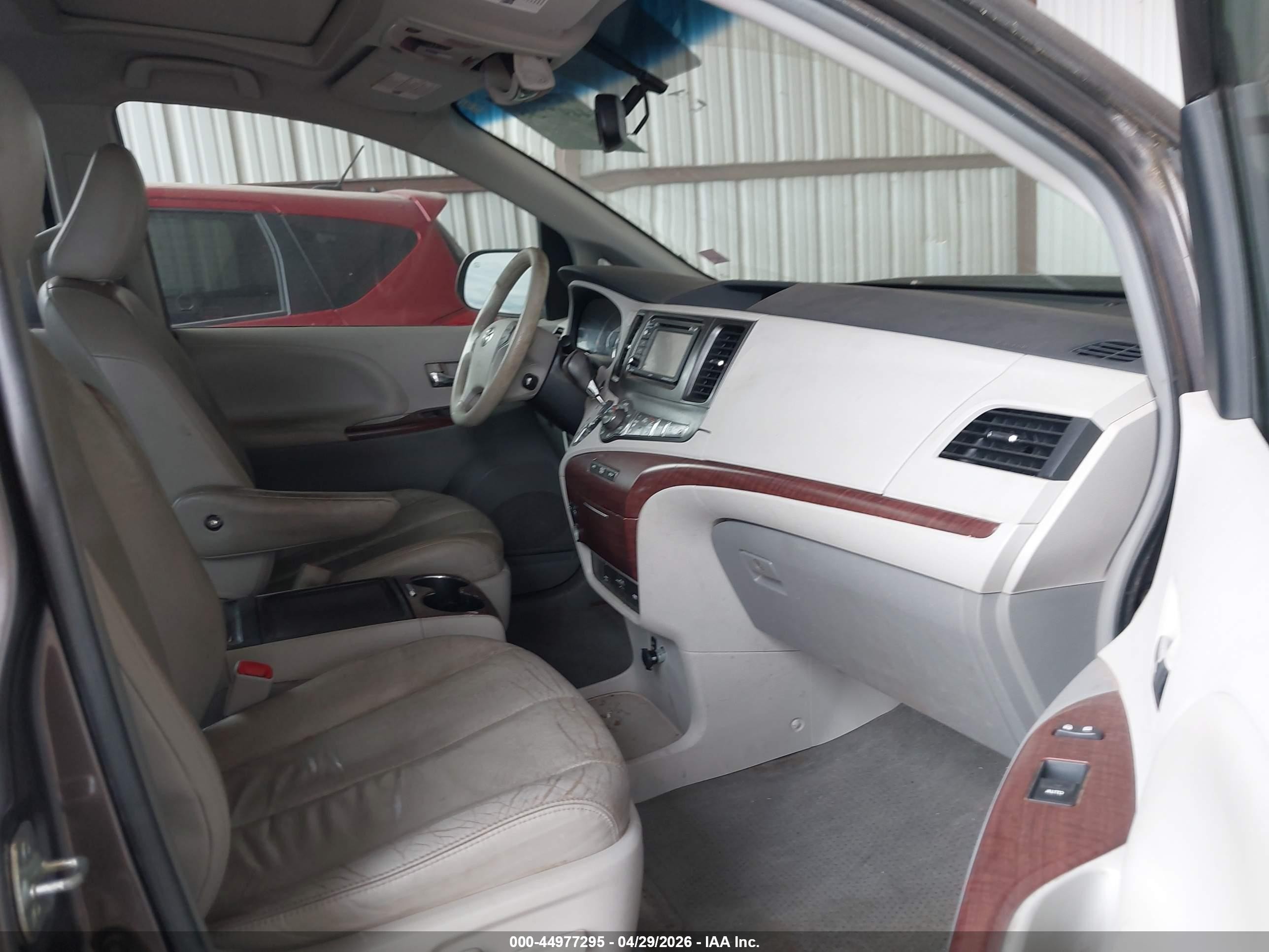 2012 Toyota Sienna Xle V6 8 Passenger Gray vin: 5TDYK3DC5CS264125