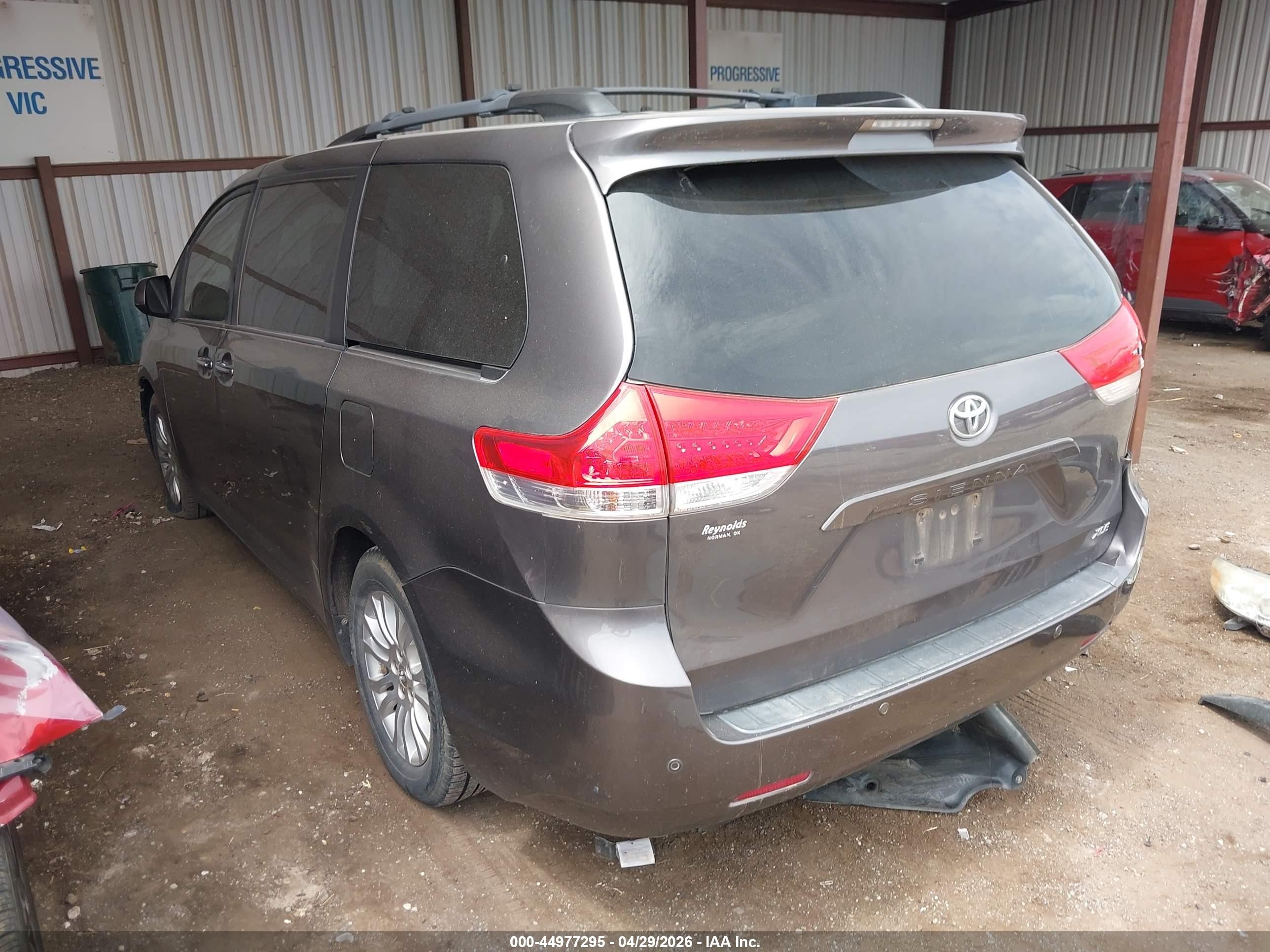 2012 Toyota Sienna Xle V6 8 Passenger Gray vin: 5TDYK3DC5CS264125