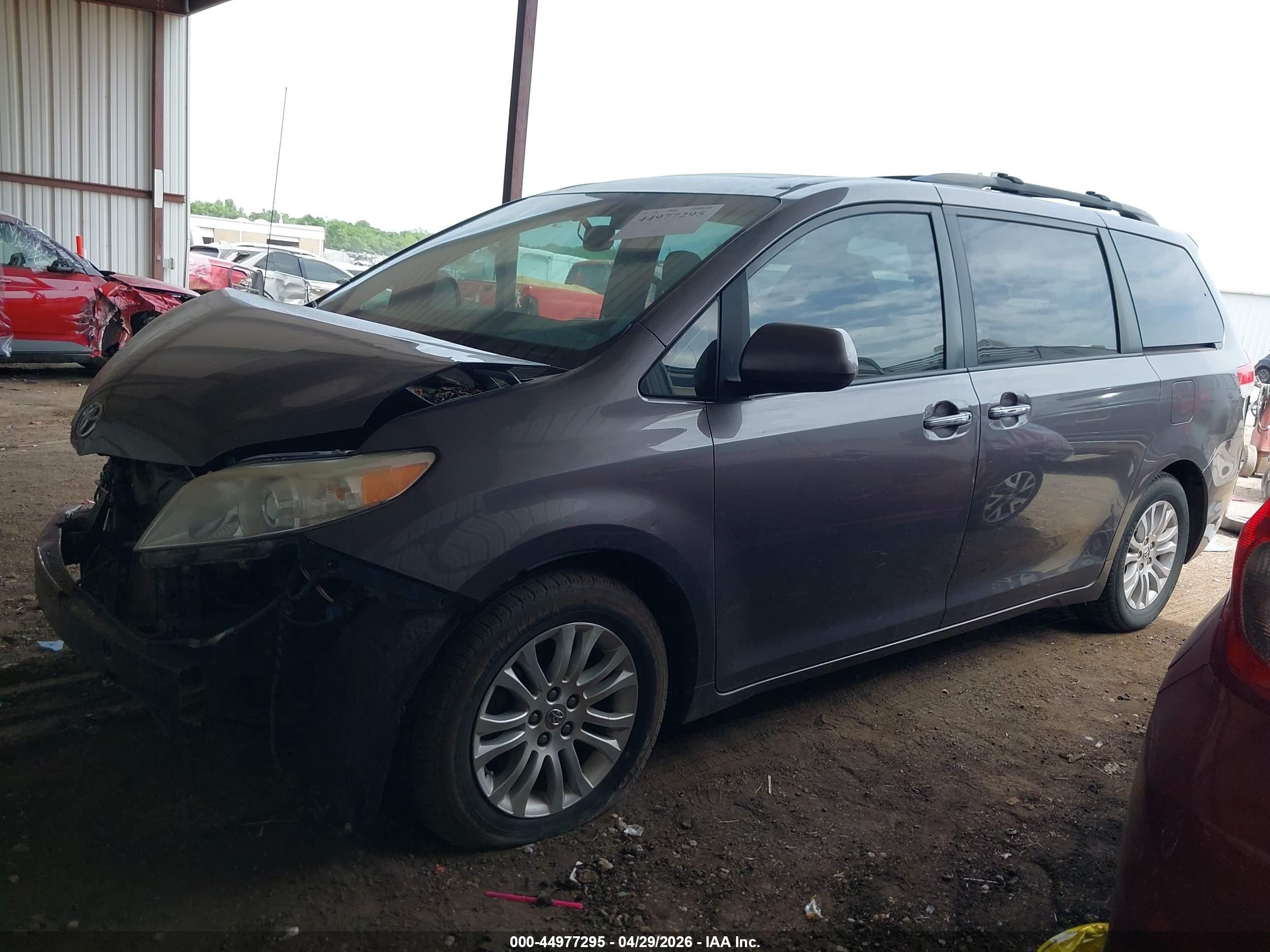 2012 Toyota Sienna Xle V6 8 Passenger Gray vin: 5TDYK3DC5CS264125