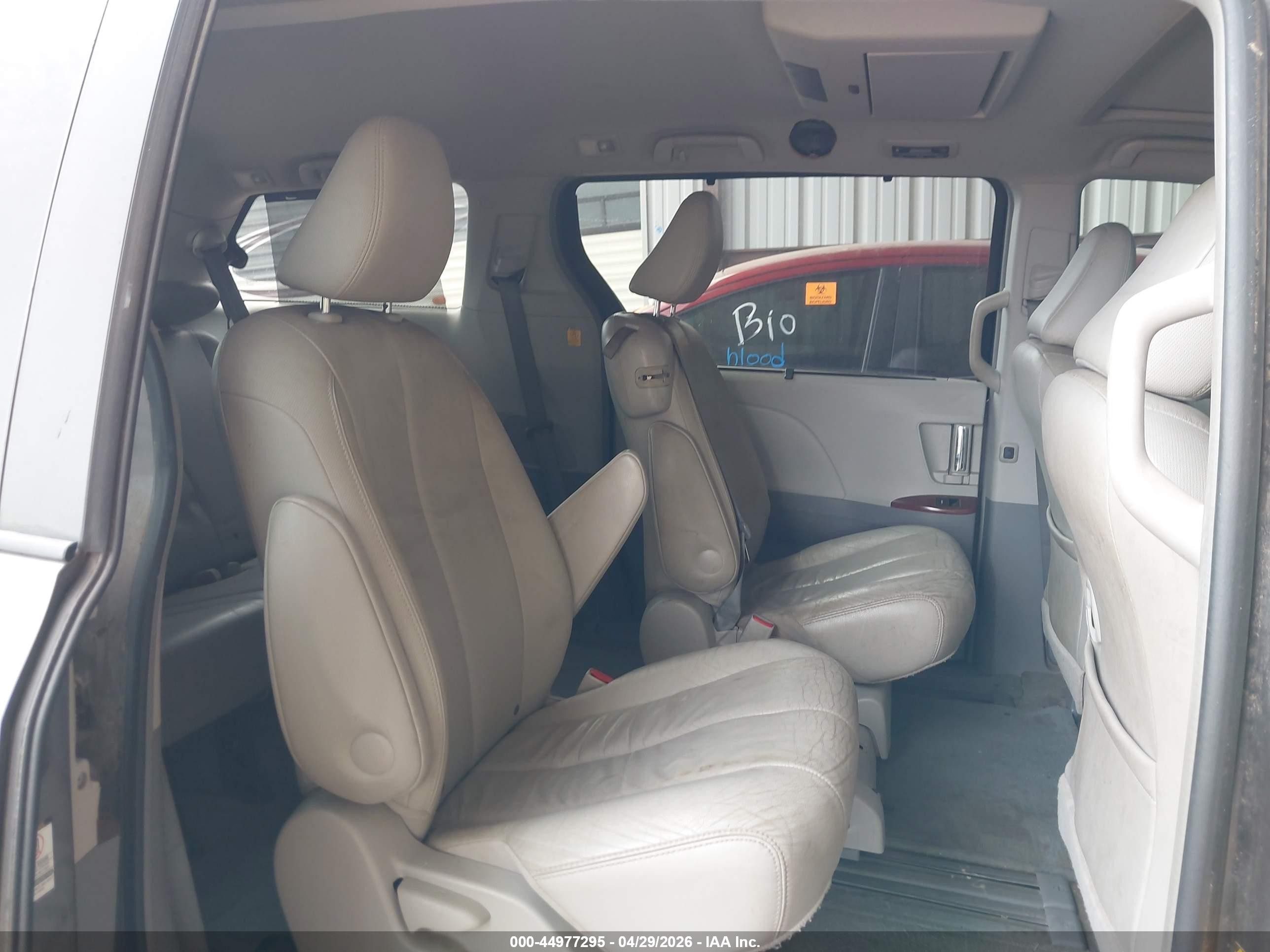 2012 Toyota Sienna Xle V6 8 Passenger Gray vin: 5TDYK3DC5CS264125
