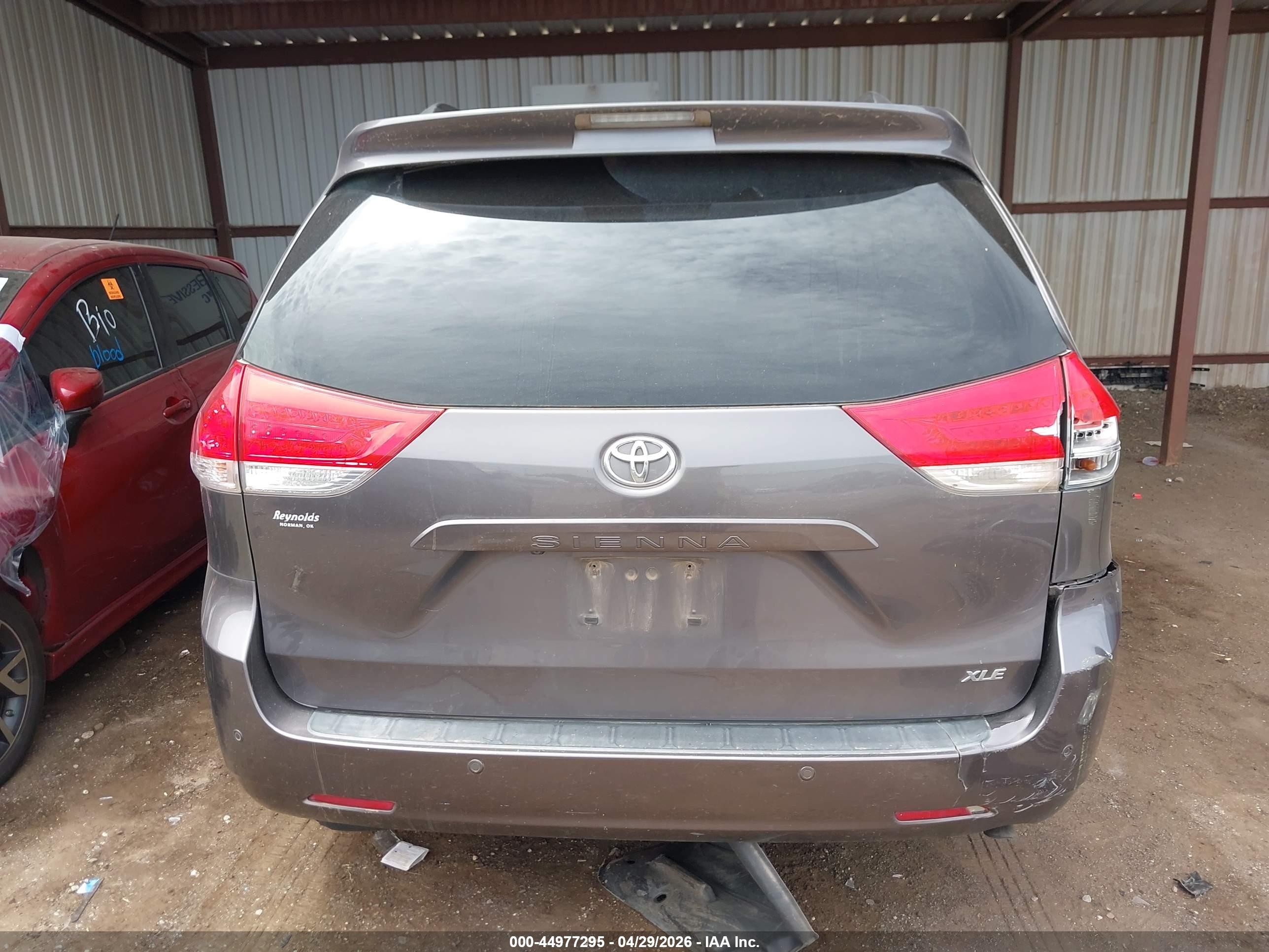 2012 Toyota Sienna Xle V6 8 Passenger Gray vin: 5TDYK3DC5CS264125