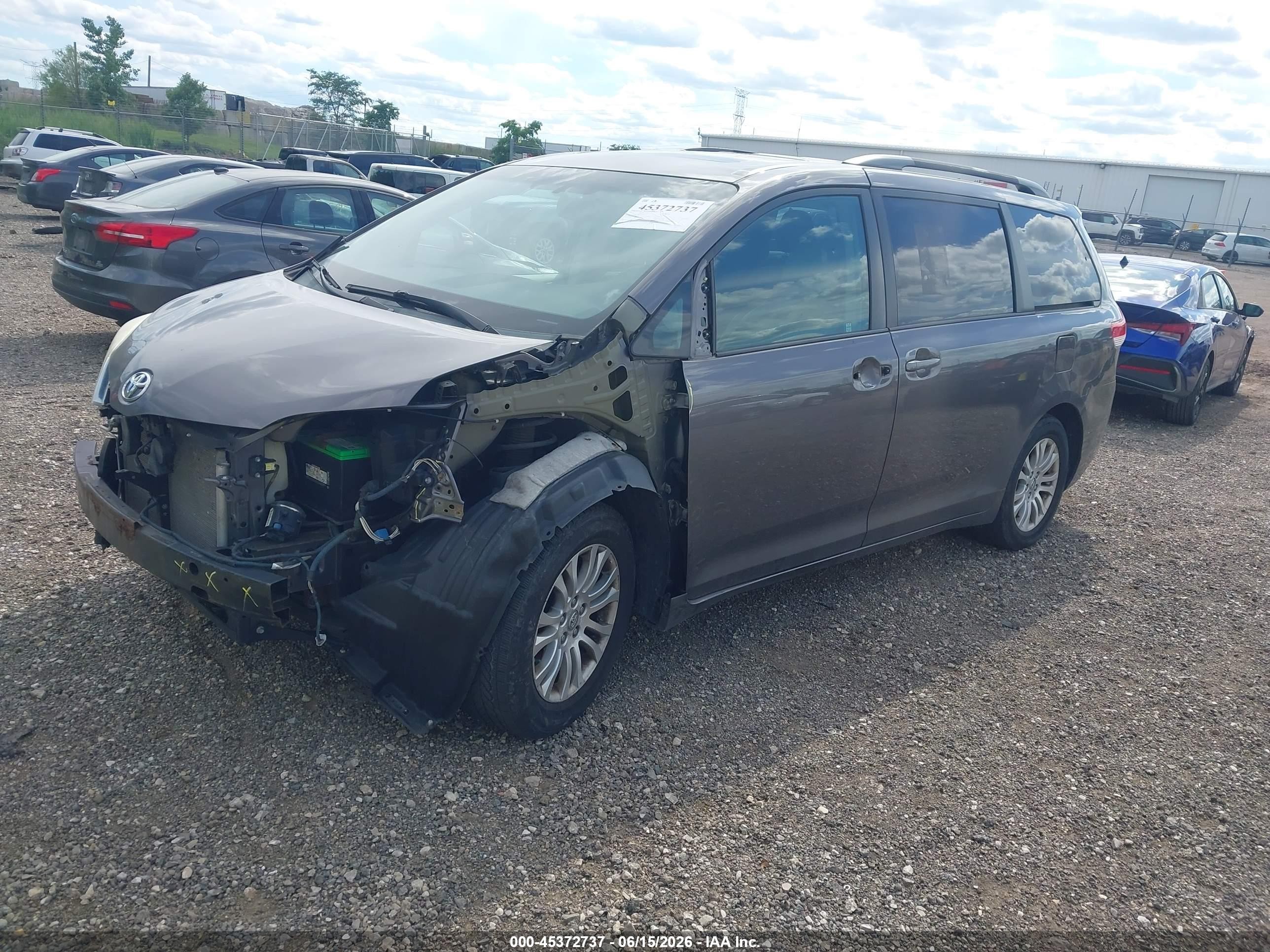 2012 Toyota Sienna Xle V6 8 Passenger Gray vin: 5TDYK3DC5CS266747