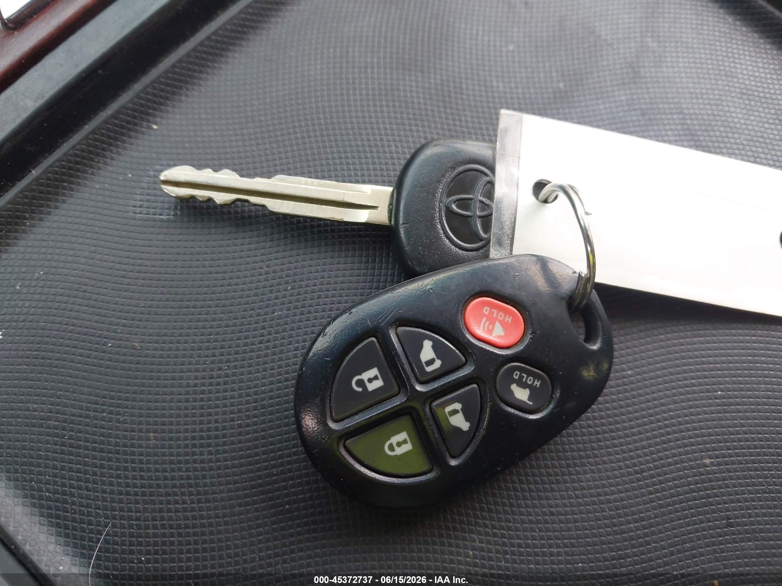2012 Toyota Sienna Xle V6 8 Passenger Gray vin: 5TDYK3DC5CS266747