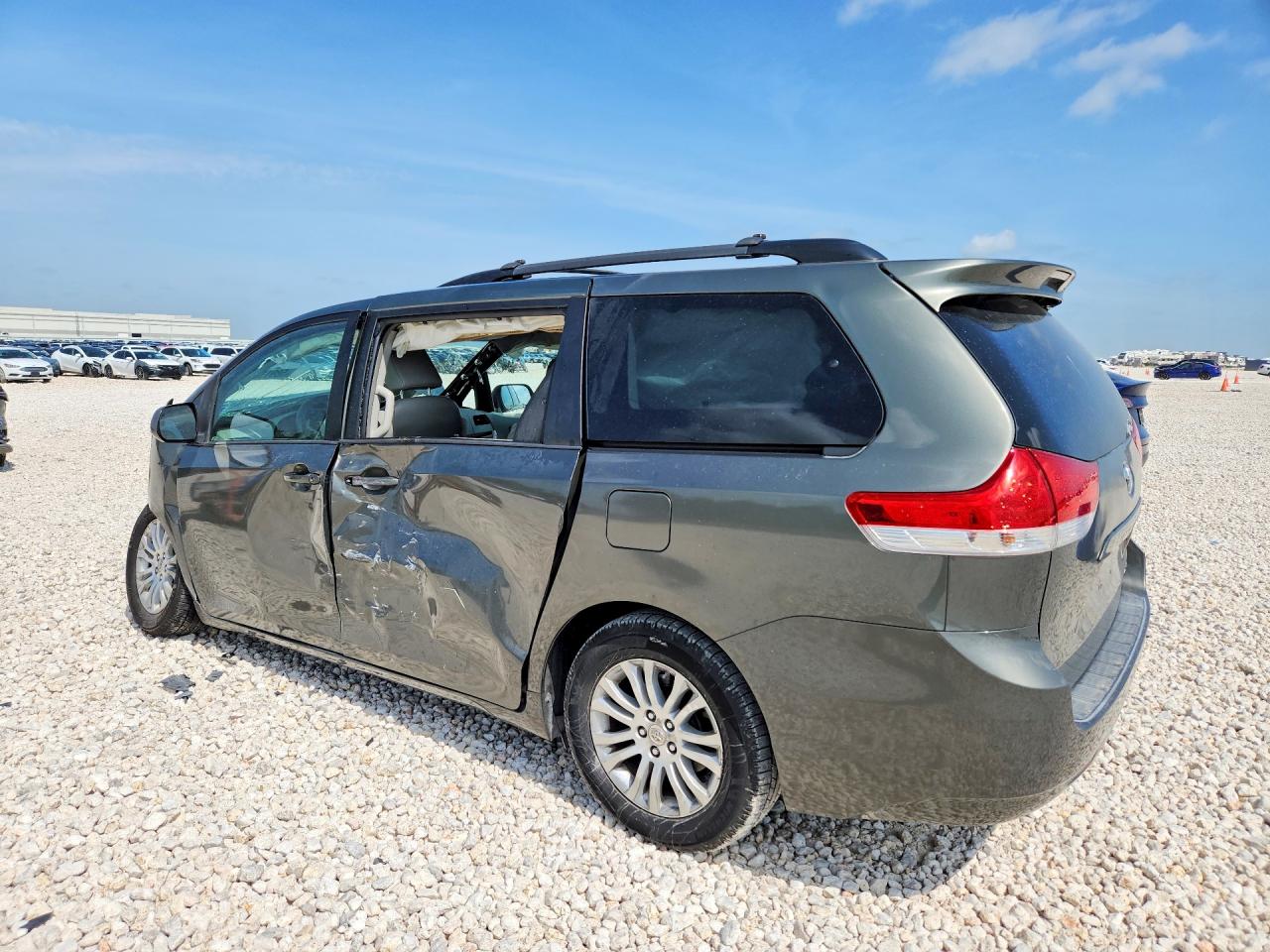 2012 Toyota Sienna Xle 8-passenger Серый vin: 5TDYK3DC5CS268496