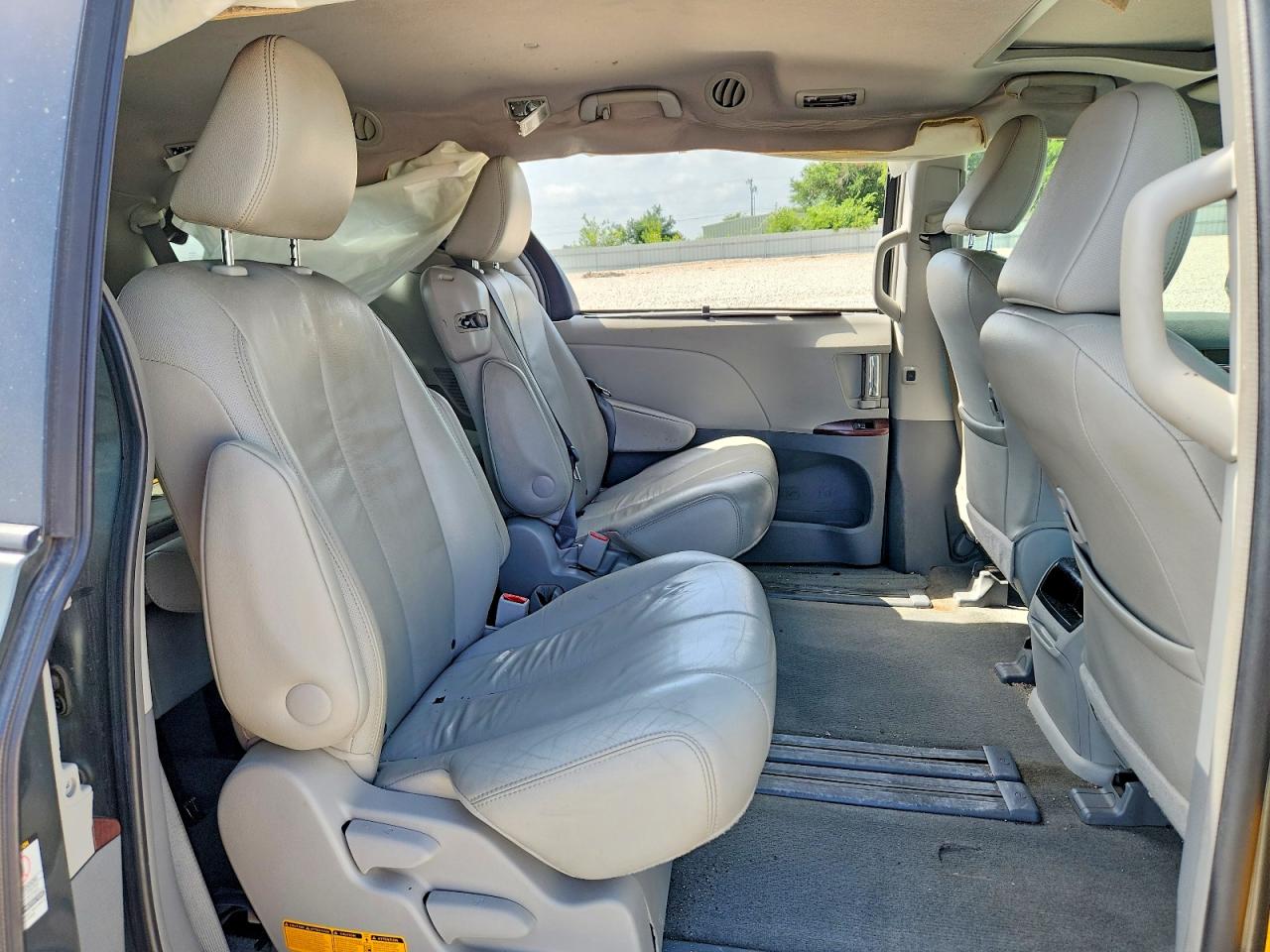 2012 Toyota Sienna Xle 8-passenger Серый vin: 5TDYK3DC5CS268496