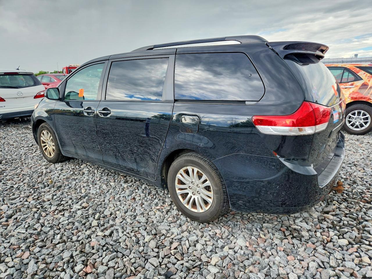 2012 Toyota Sienna Xle 8-passenger Black vin: 5TDYK3DC5CS273732