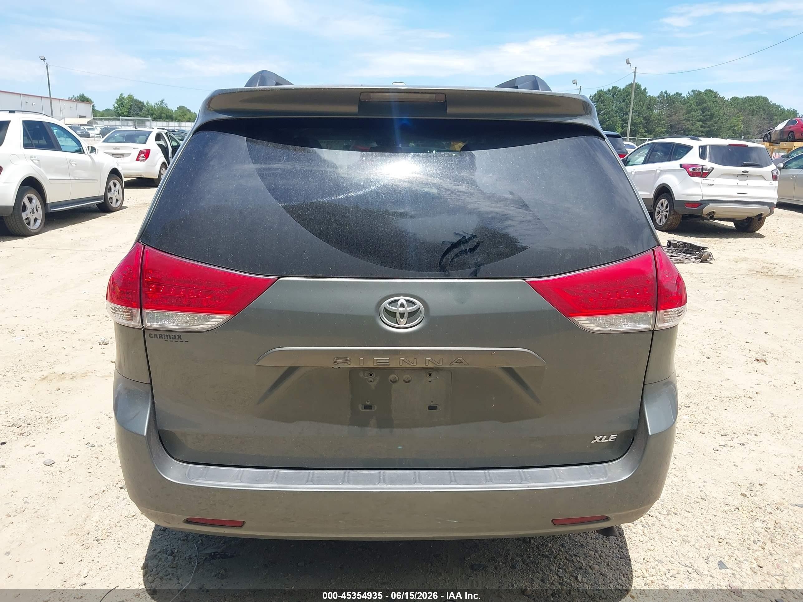 2013 Toyota Sienna Xle V6 8 Passenger Gray vin: 5TDYK3DC5DS302213