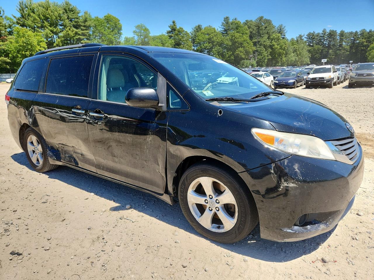 2013 Toyota Sienna Xle 8-passenger Black vin: 5TDYK3DC5DS316502