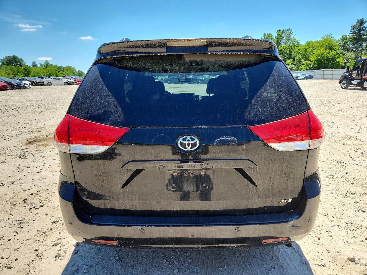 2013 Toyota Sienna Xle 8-passenger Black vin: 5TDYK3DC5DS316502