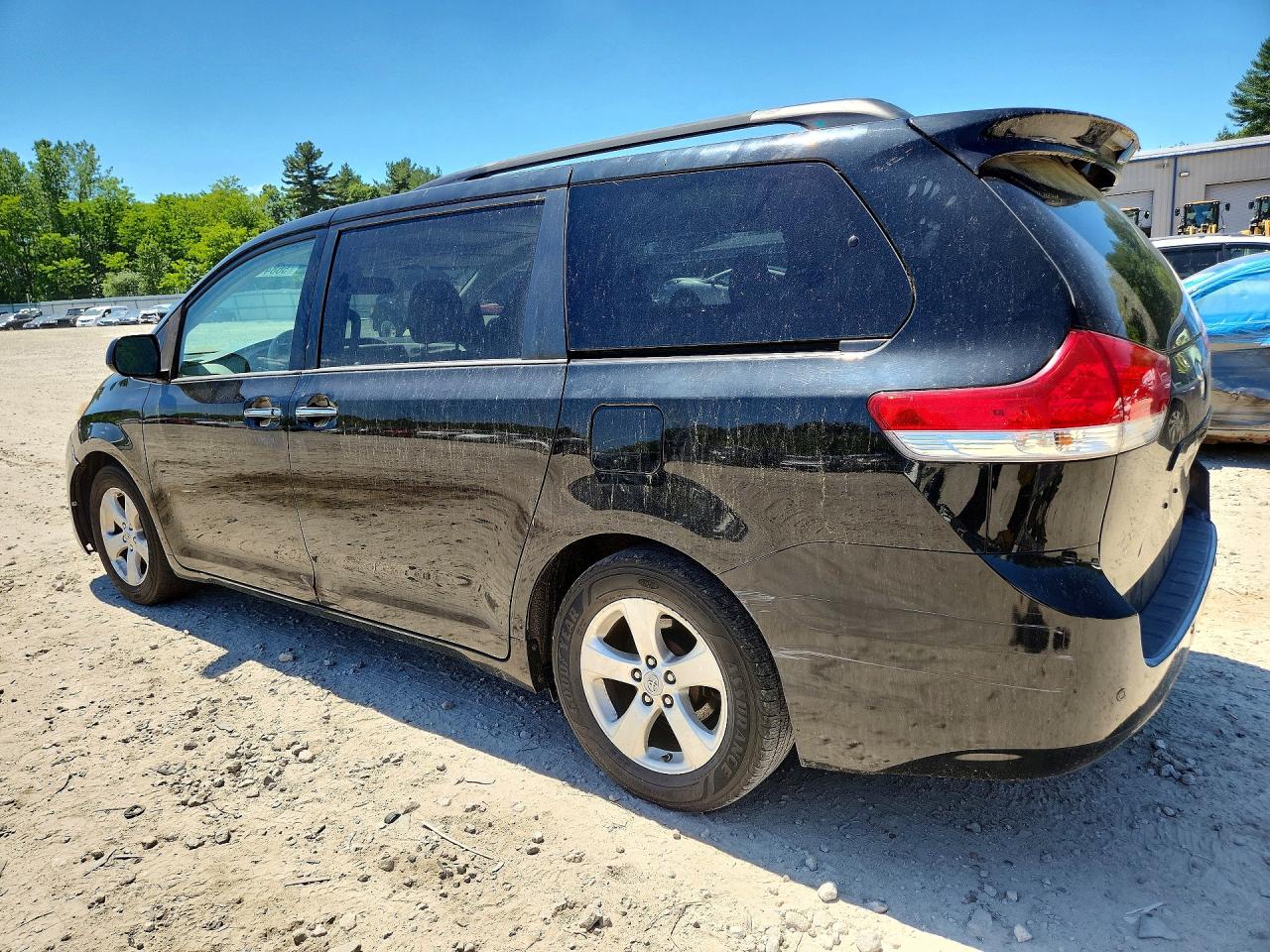 2013 Toyota Sienna Xle 8-passenger Black vin: 5TDYK3DC5DS316502