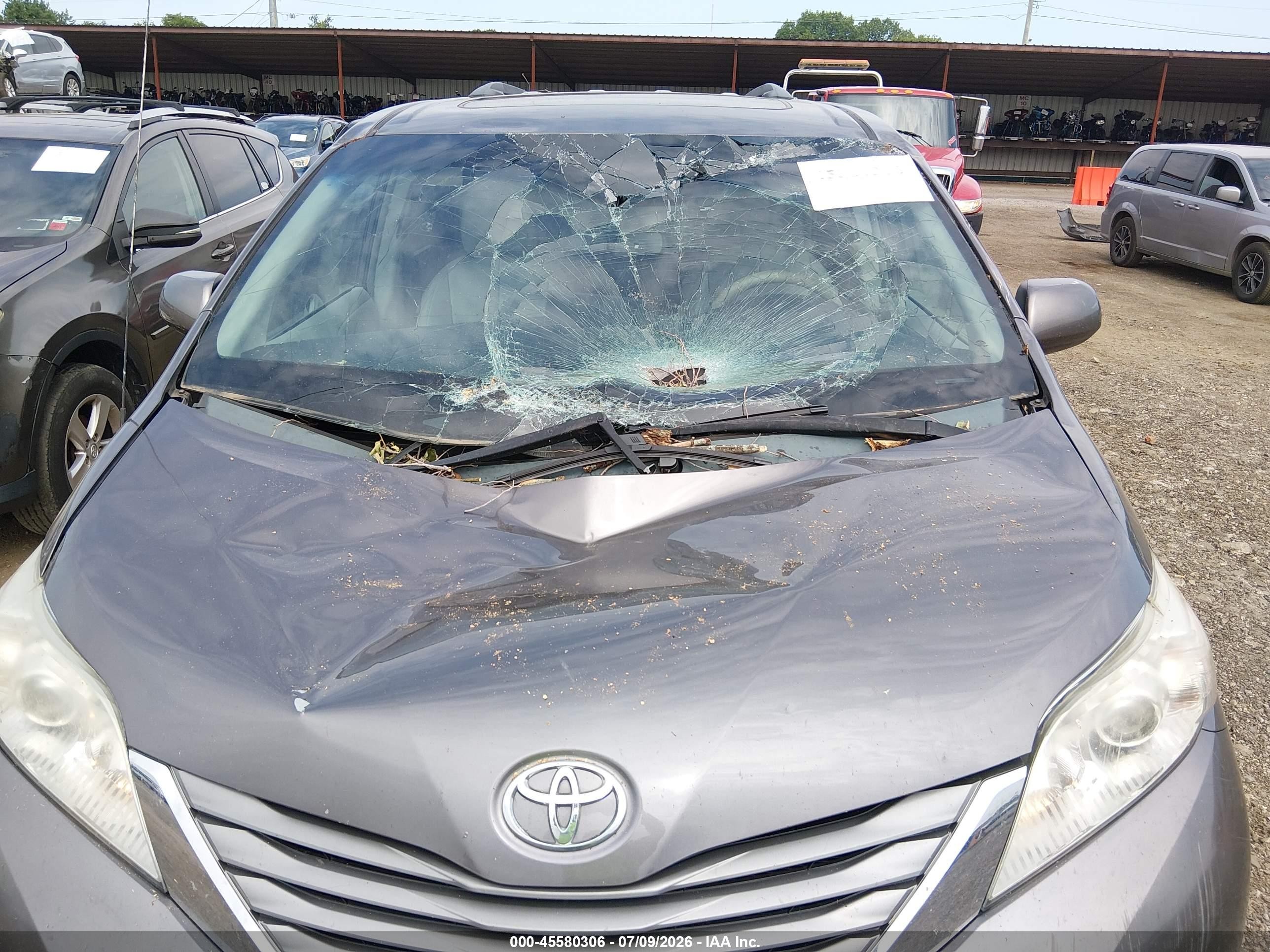 2013 Toyota Sienna Xle V6 8 Passenger Серый vin: 5TDYK3DC5DS318279