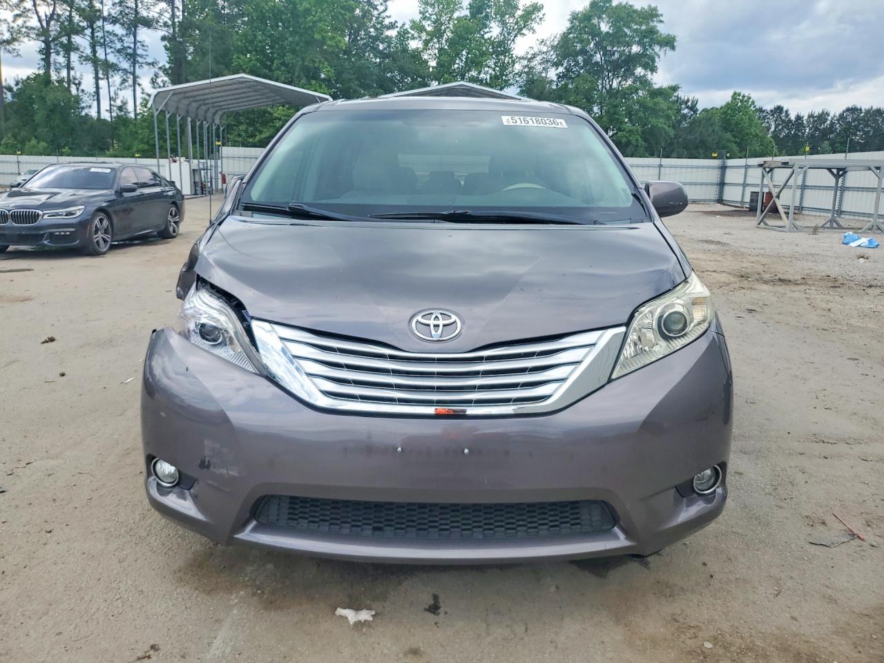 2013 Toyota Sienna Xle 8-passenger Gray vin: 5TDYK3DC5DS323062