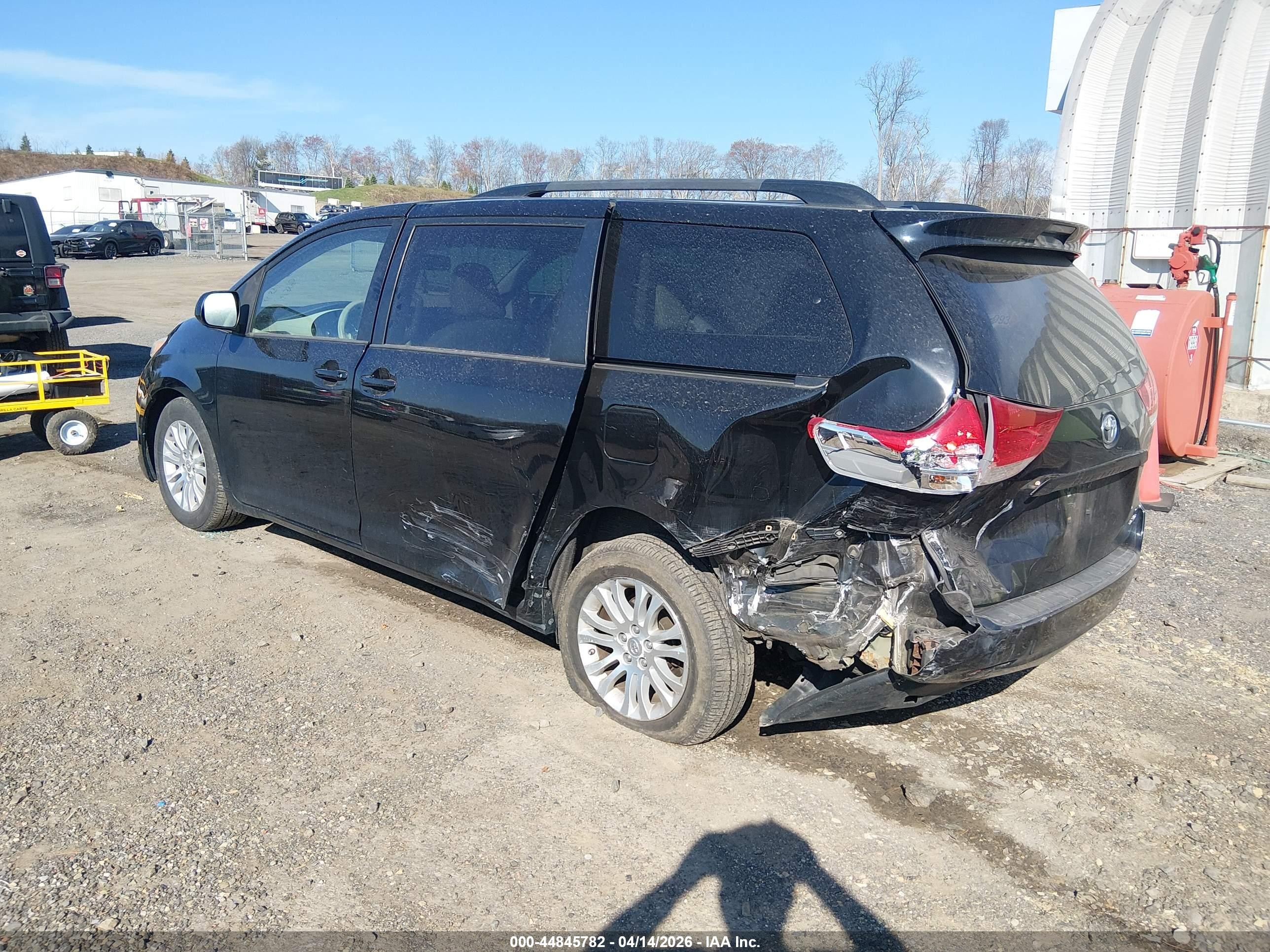 2013 Toyota Sienna Xle V6 8 Passenger Black vin: 5TDYK3DC5DS359575