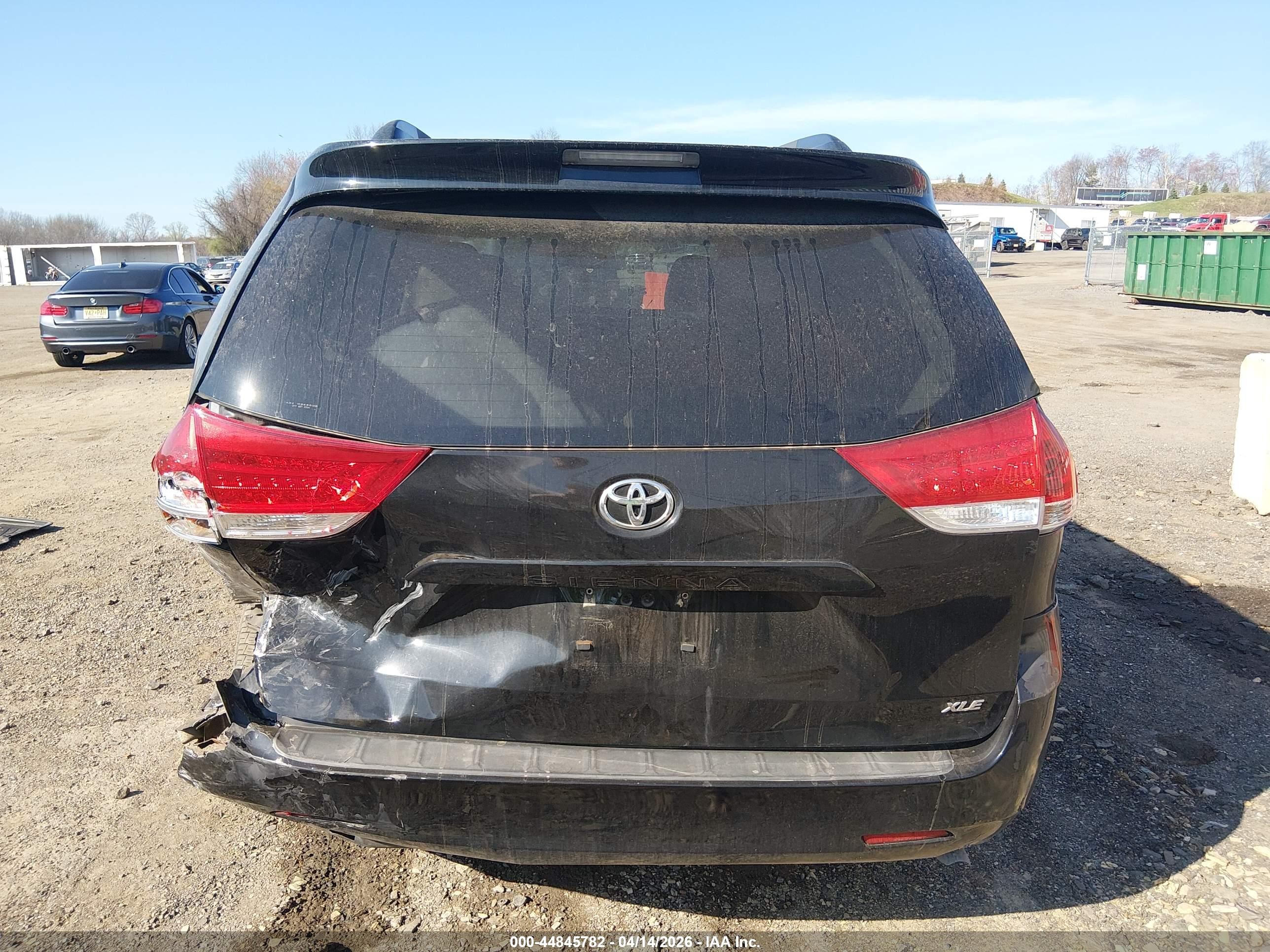 2013 Toyota Sienna Xle V6 8 Passenger Black vin: 5TDYK3DC5DS359575