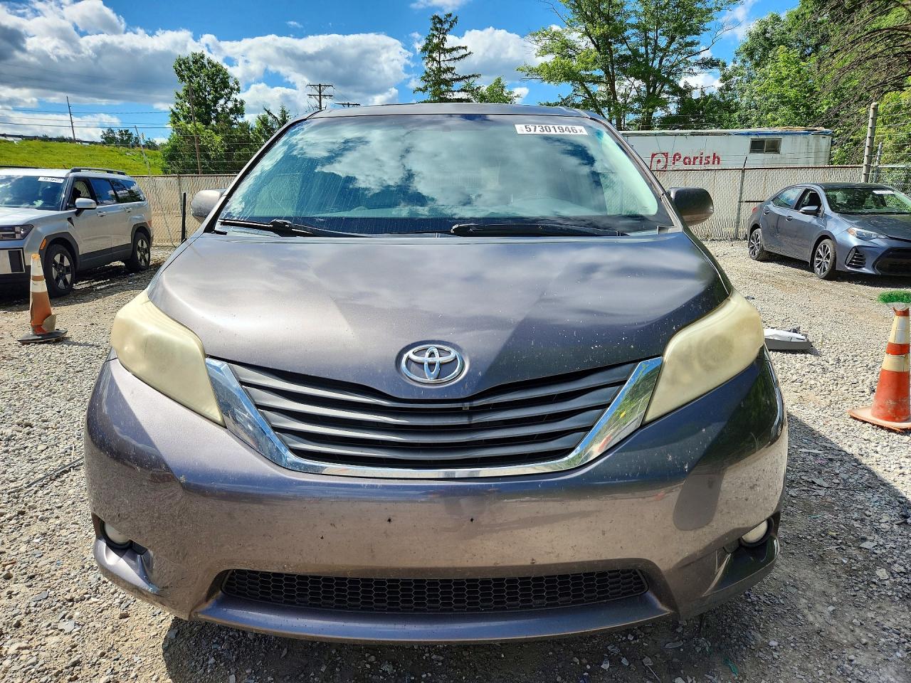 2013 Toyota Sienna Xle 8-passenger Gray vin: 5TDYK3DC5DS362220
